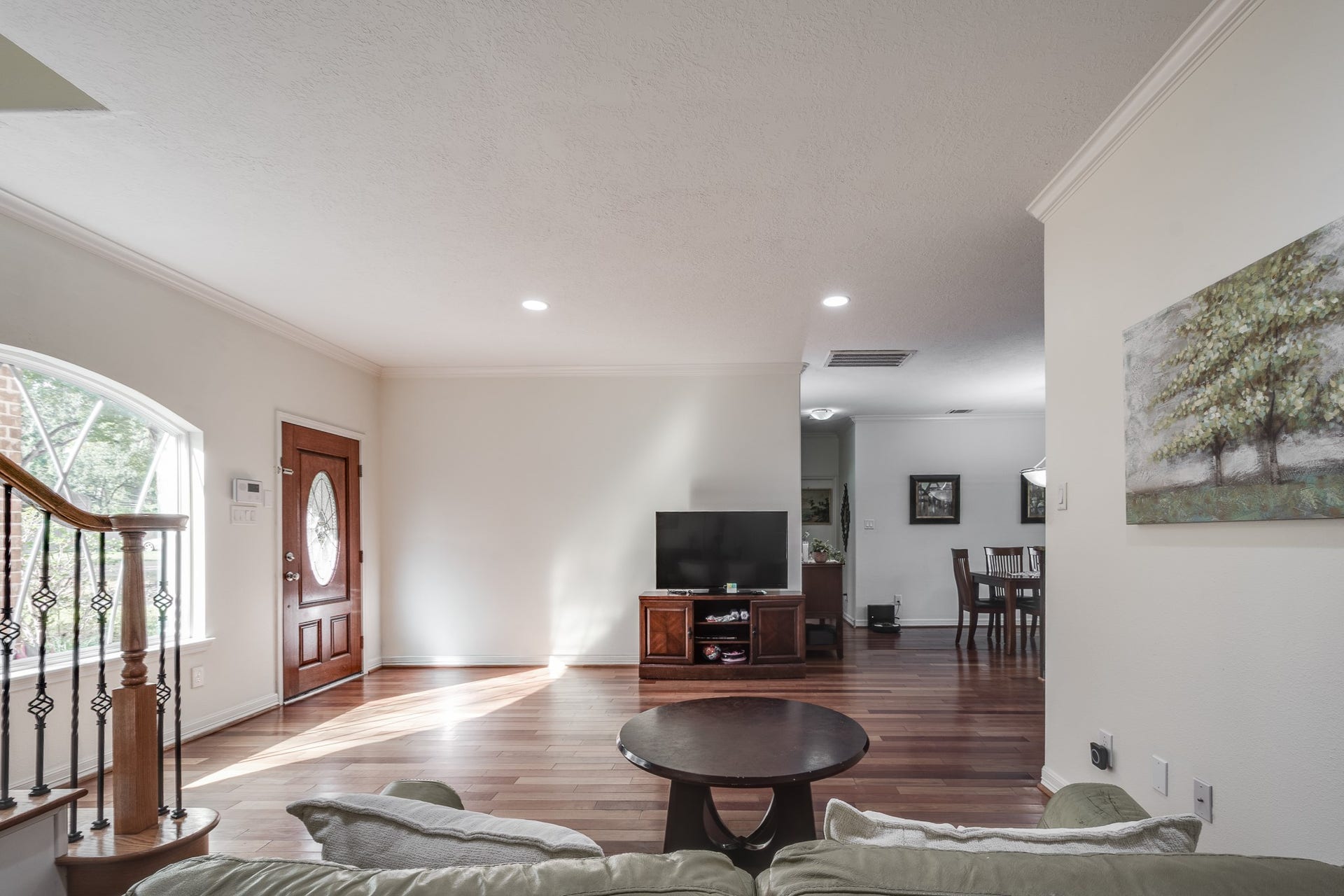 305 Hill Brook Lane, Conroe, TX 77385 Alternative view of the main living room area.