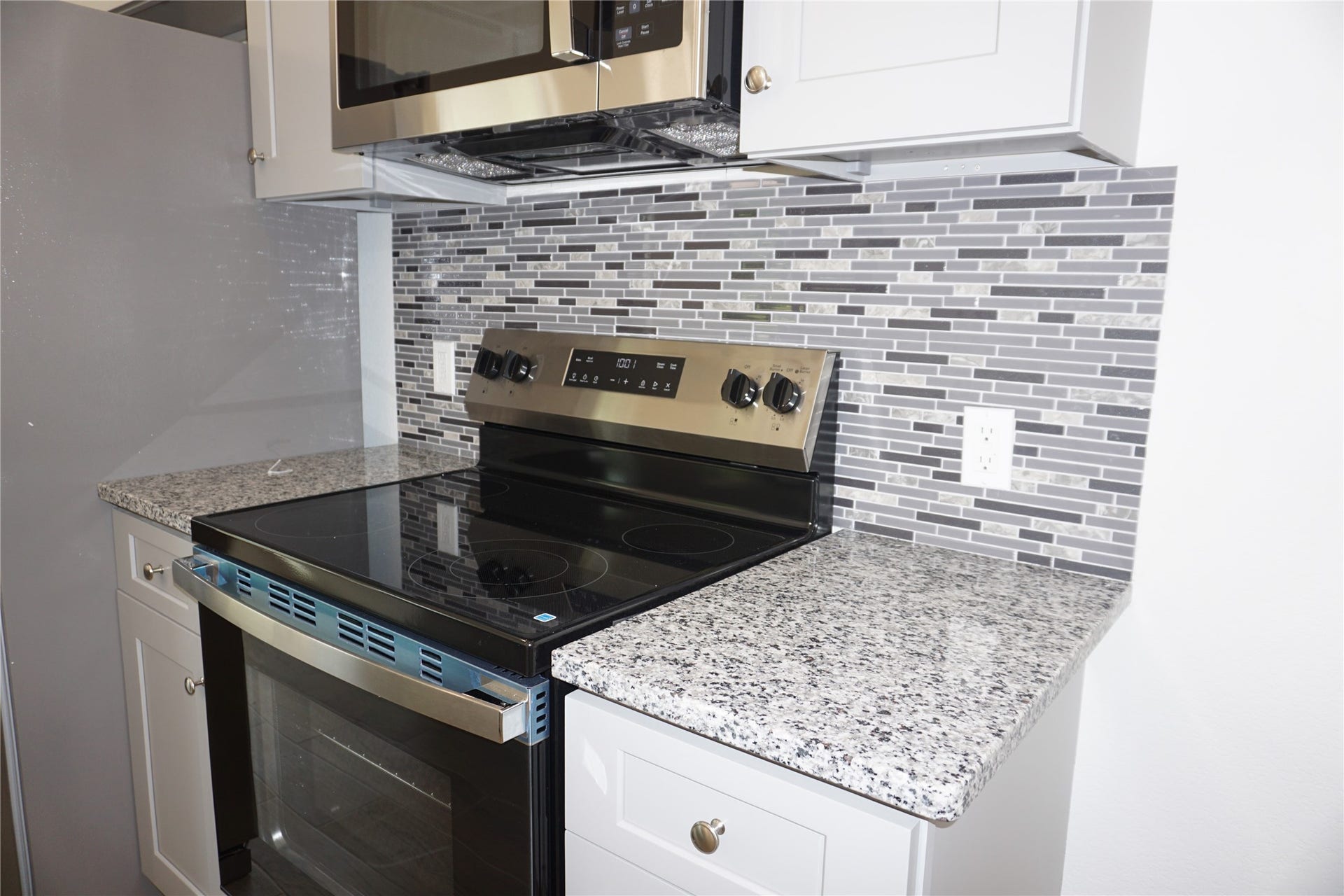 9826 ARBOR OAKS, Willis, TX 77318 9826 ARBOR OAKS, Willis, TX 77318