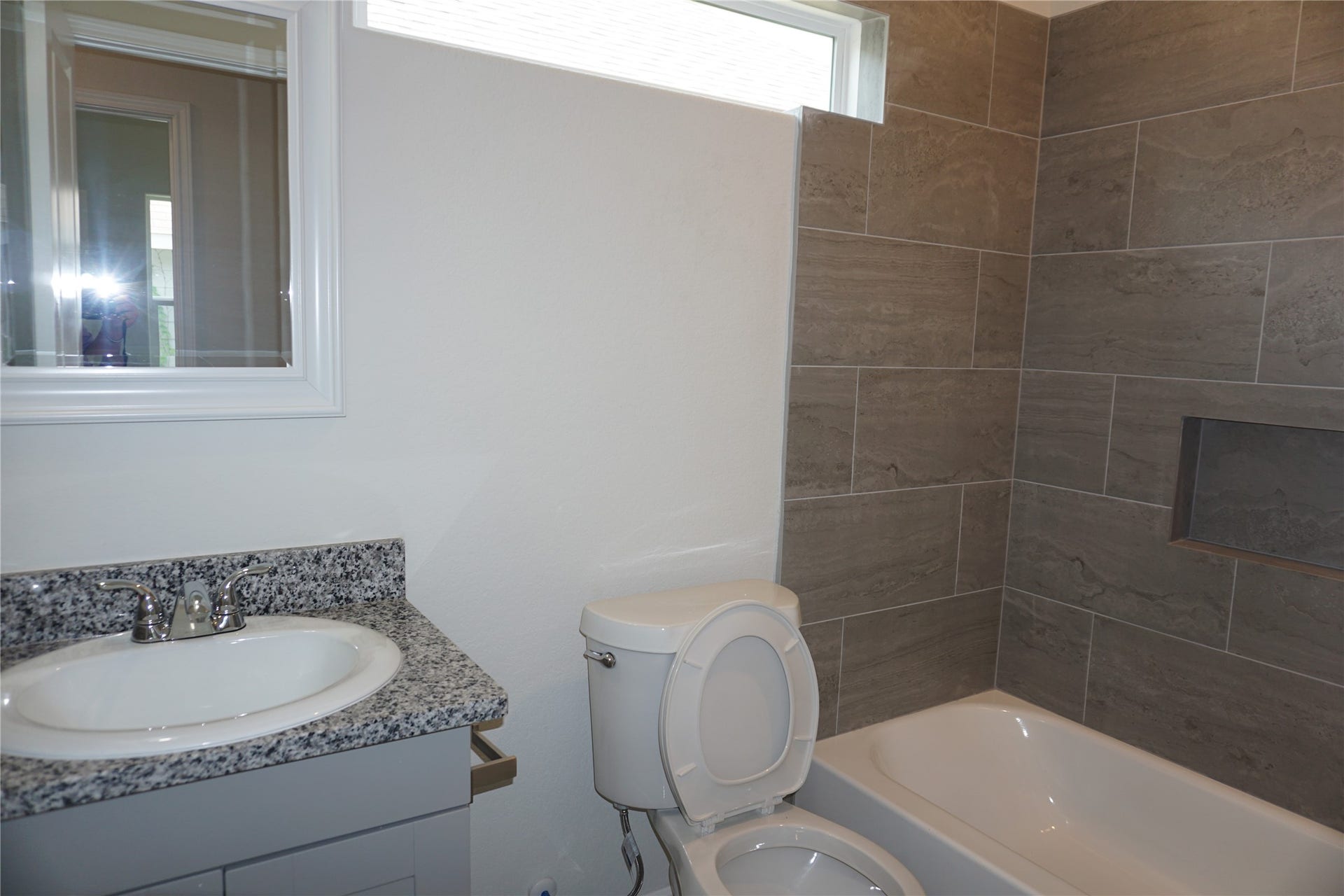 9826 ARBOR OAKS, Willis, TX 77318 9826 ARBOR OAKS, Willis, TX 77318