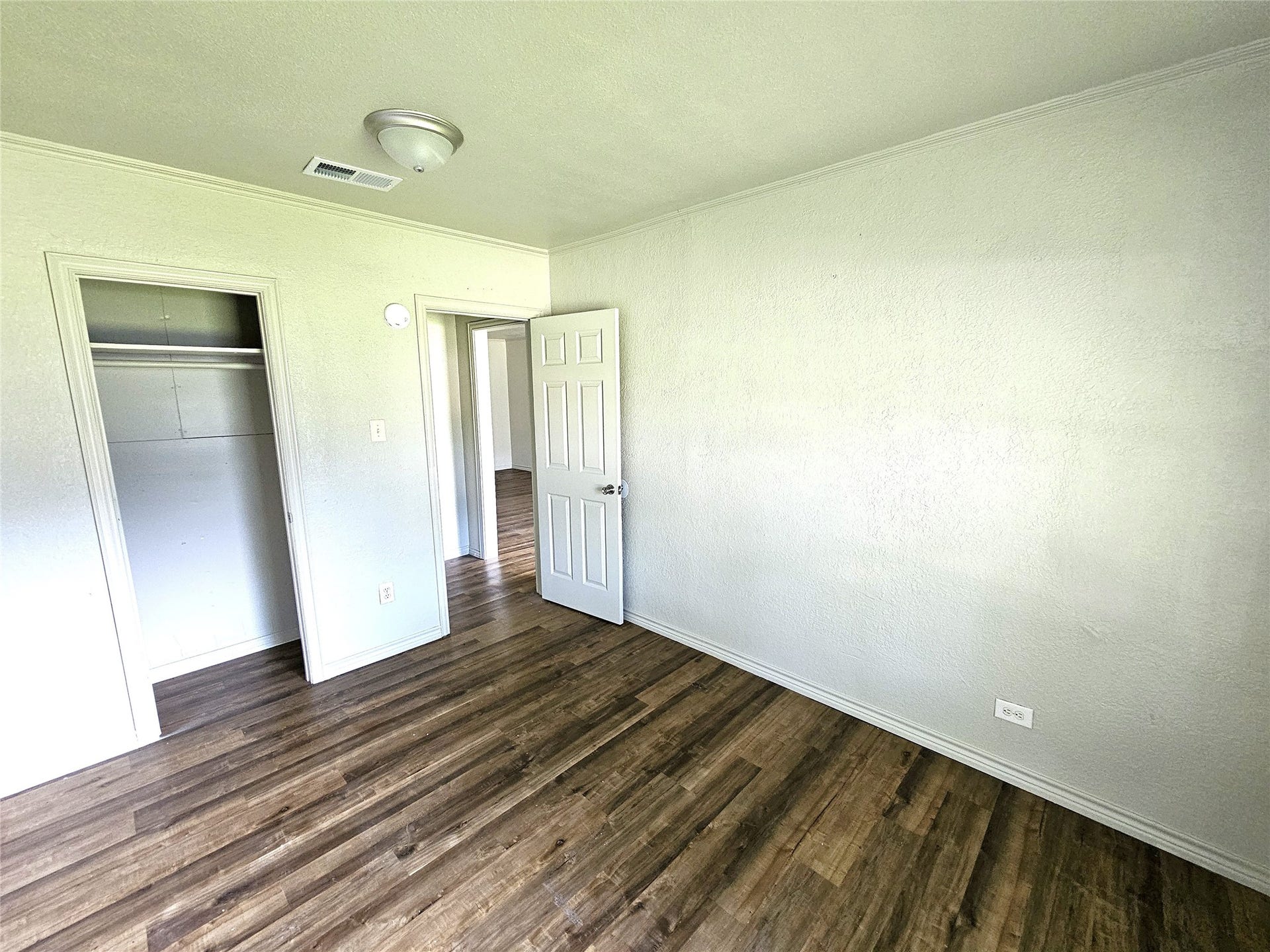 806 17th Avenue N, Texas City, TX 77590 806 17th Avenue N, Texas City, TX 77590
