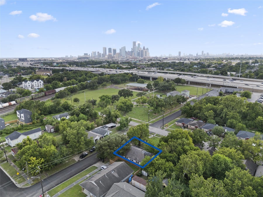 Property photo for 3207 Sumpter Street, Houston, TX