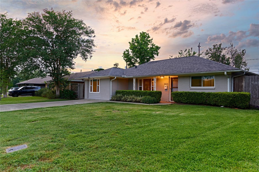 Property photo for 2210 Nina Lee Lane, Houston, TX