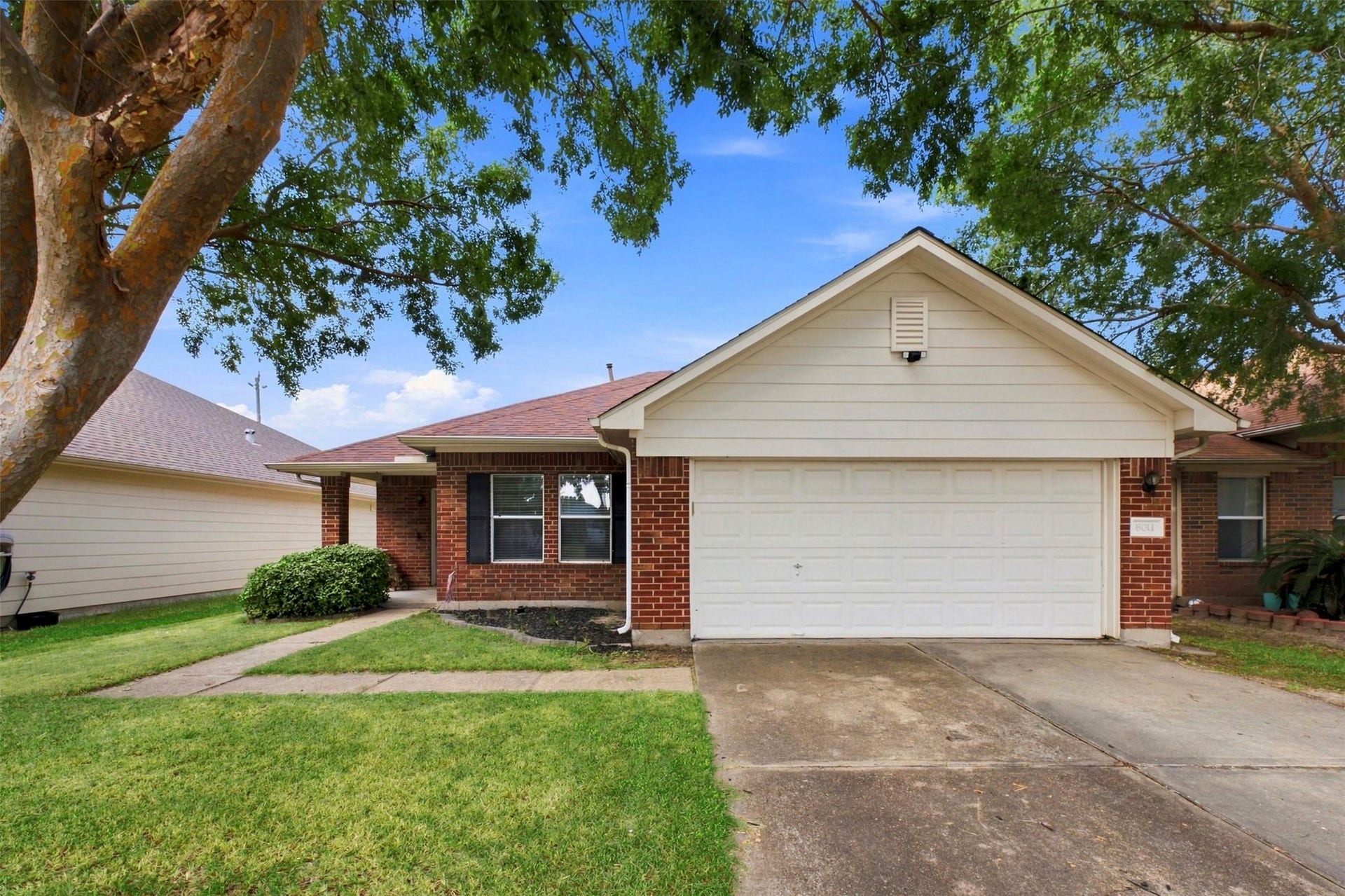 8011 Ginger Park Drive, Baytown, TX 77521 Welcome to 8011 Ginger Park!
