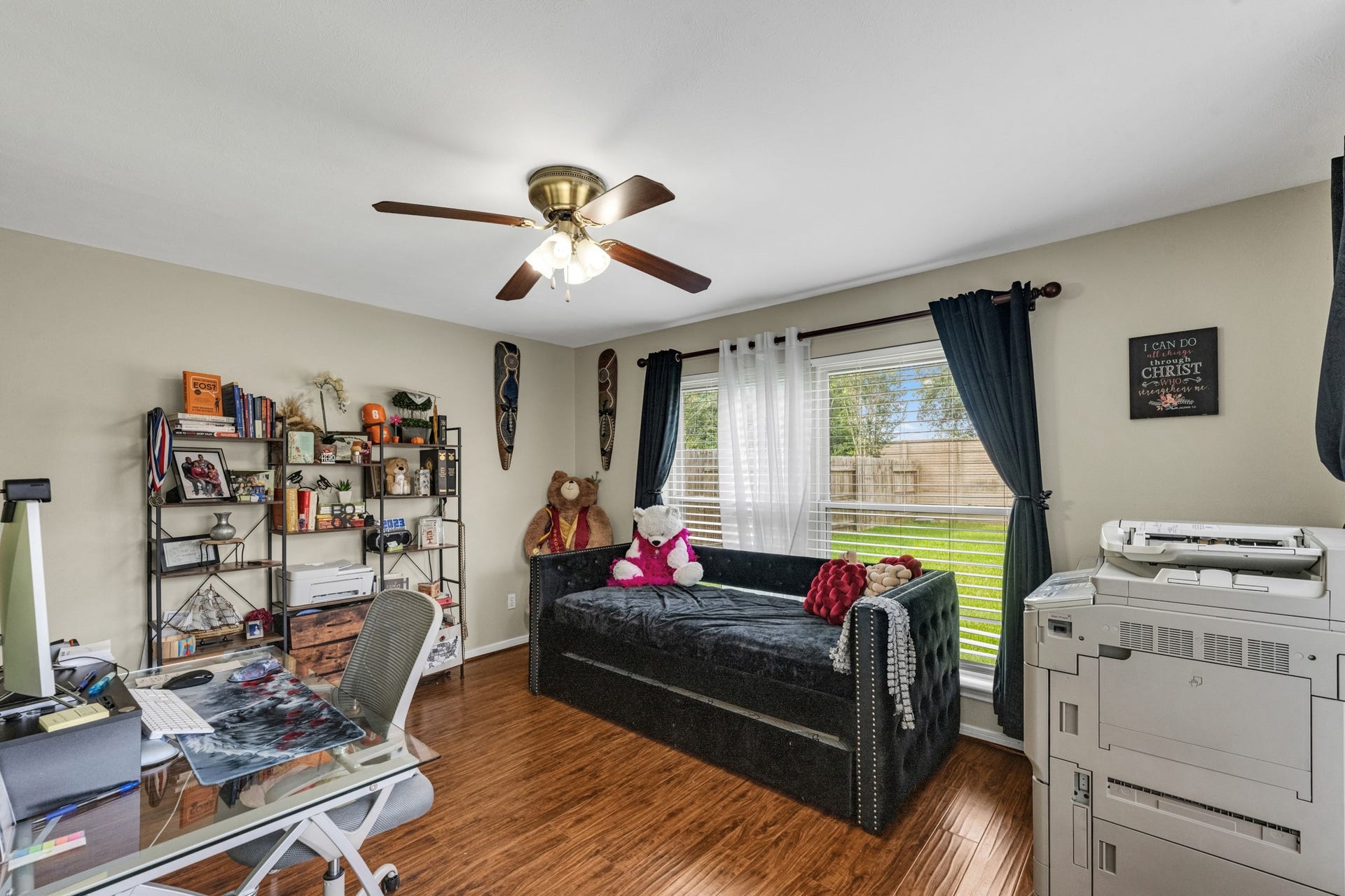 3514 Corbett Court, Missouri City, TX 77459 Huge home office off the family room can also be used as a guest room.