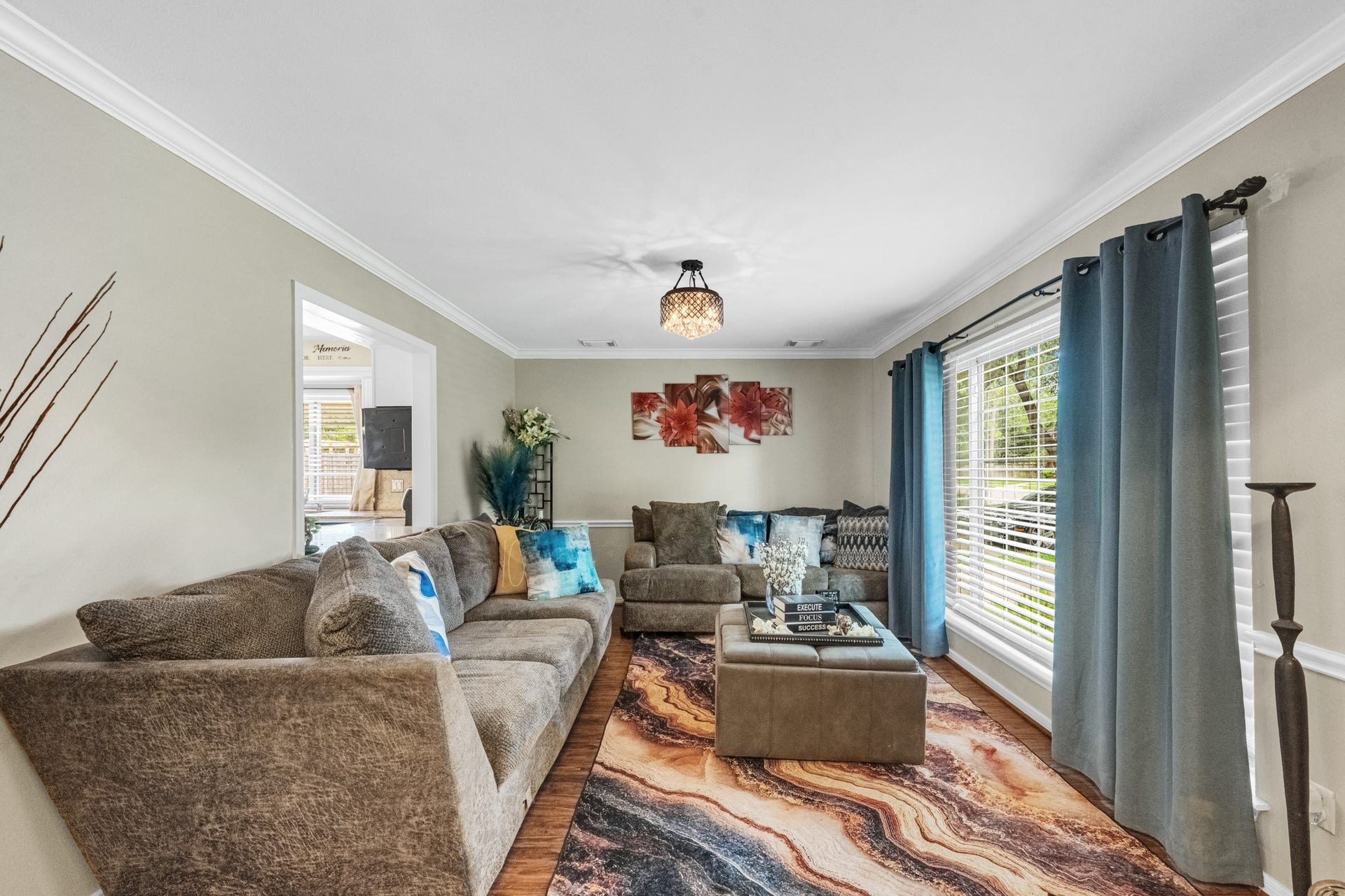 3514 Corbett Court, Missouri City, TX 77459 Currently used as a sitting area, this versatile space can easily adapt to fit your needs whether as a home office, playroom, reading nook, workout space, or additional entertaining area.