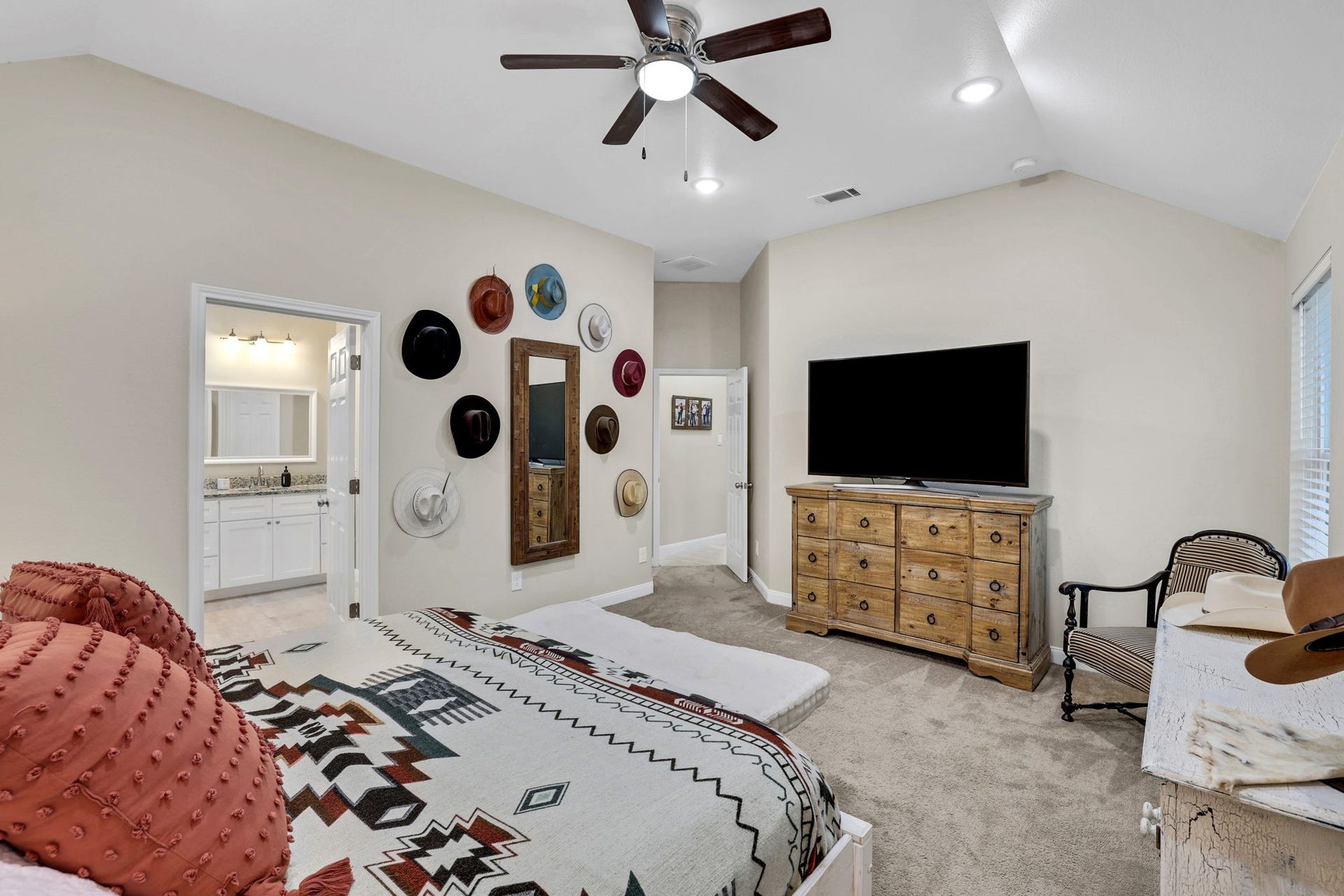 12751 County Road 283, Alvin, TX 77511 Primary bedroom