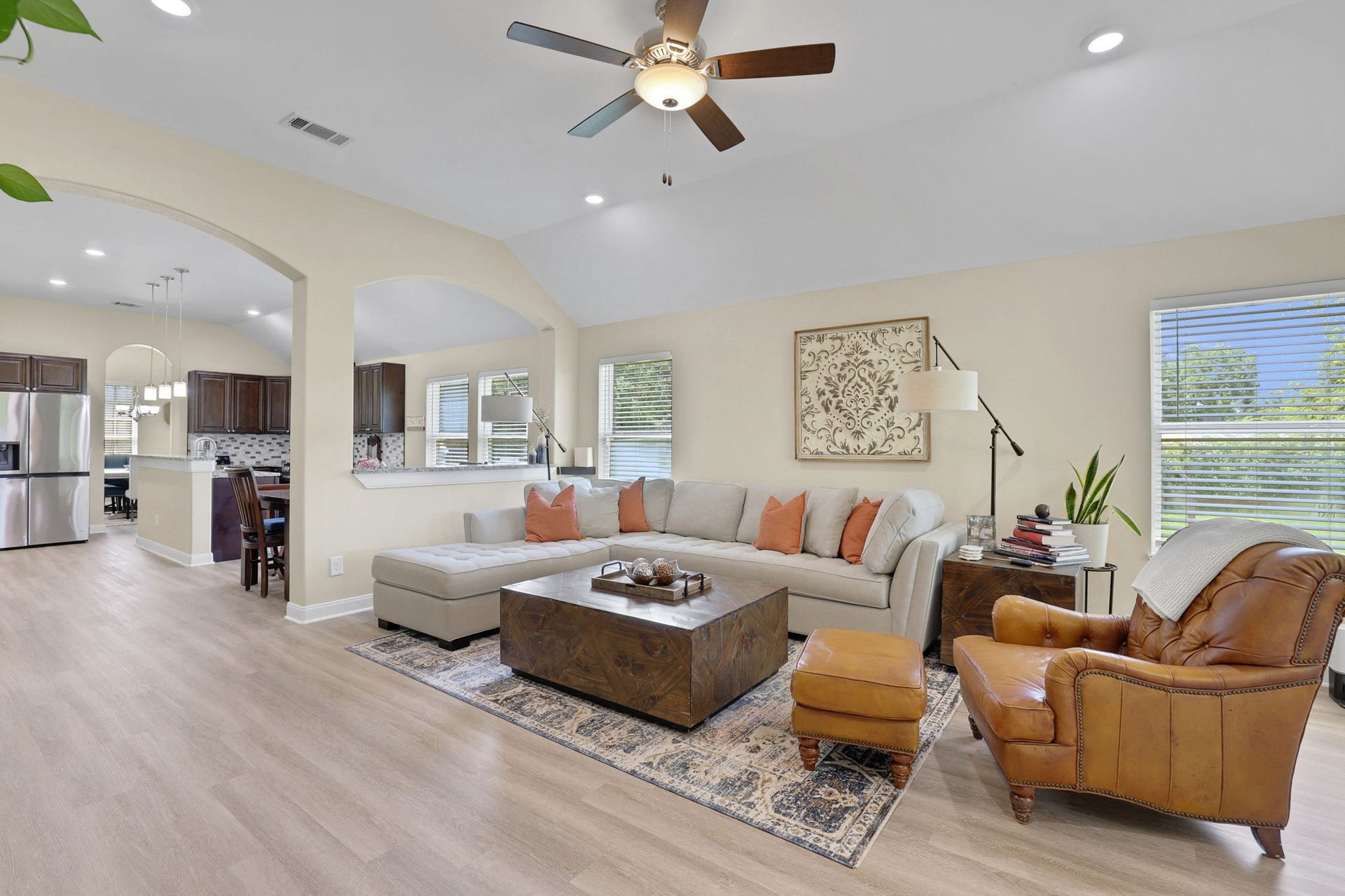 12751 County Road 283, Alvin, TX 77511 Family room