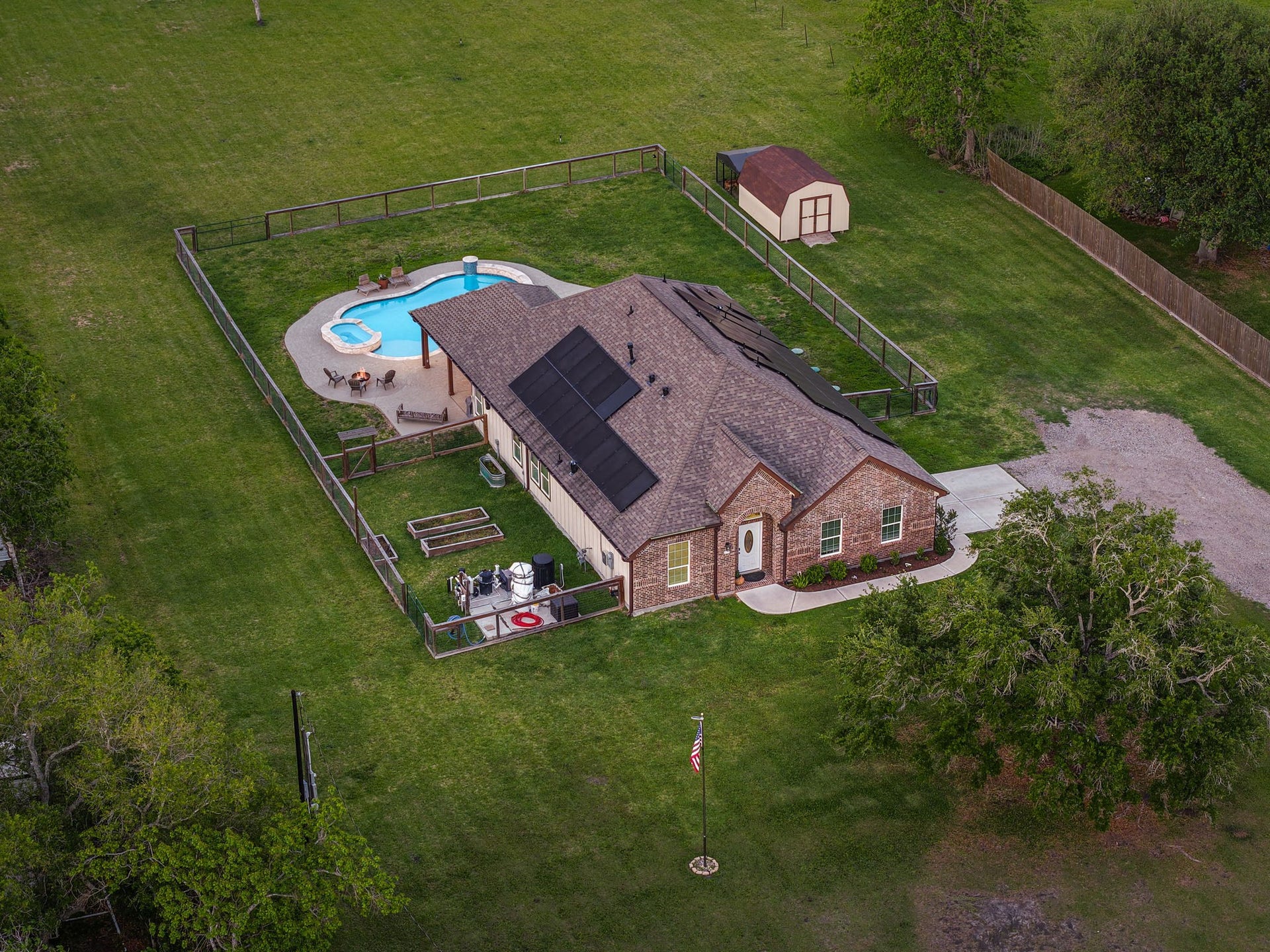 12751 County Road 283, Alvin, TX 77511 Discover your dream 2022 build home, complete with fully paid solar panels at closing for effortless energy savings.