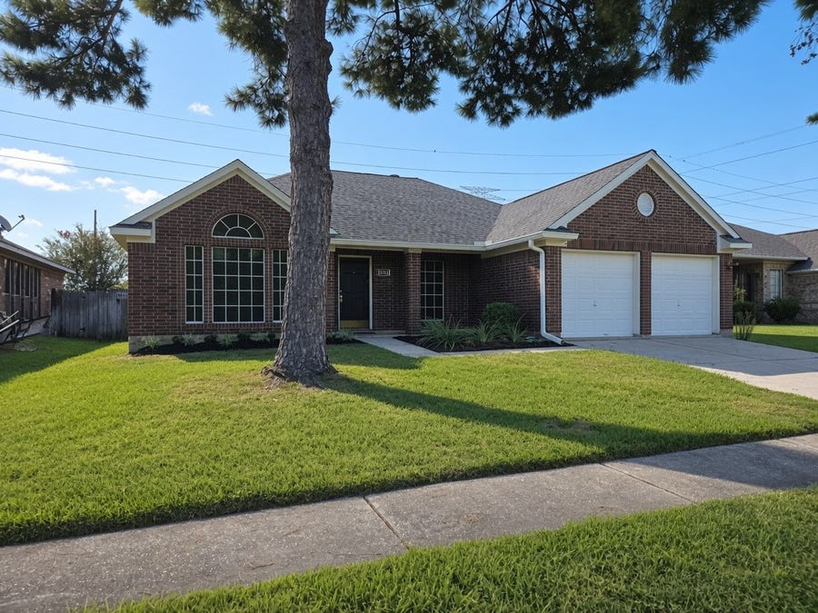 Property photo for 11514 Turtle Lake Drive, Houston, TX