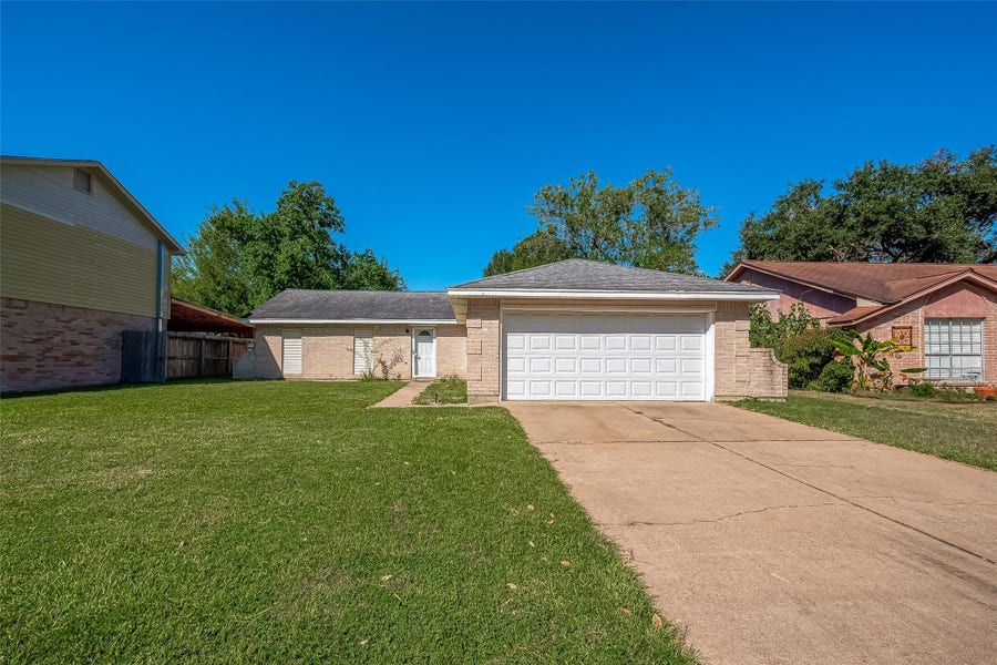 Property photo for 7615 Wovenwood Lane, Houston, TX