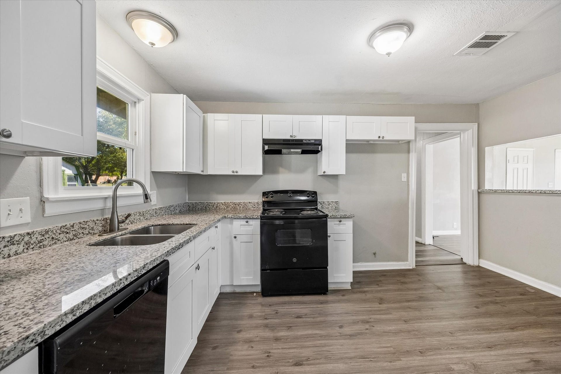 706 15th Street, Hempstead, TX 77445 706 15th Street, Hempstead, TX 77445