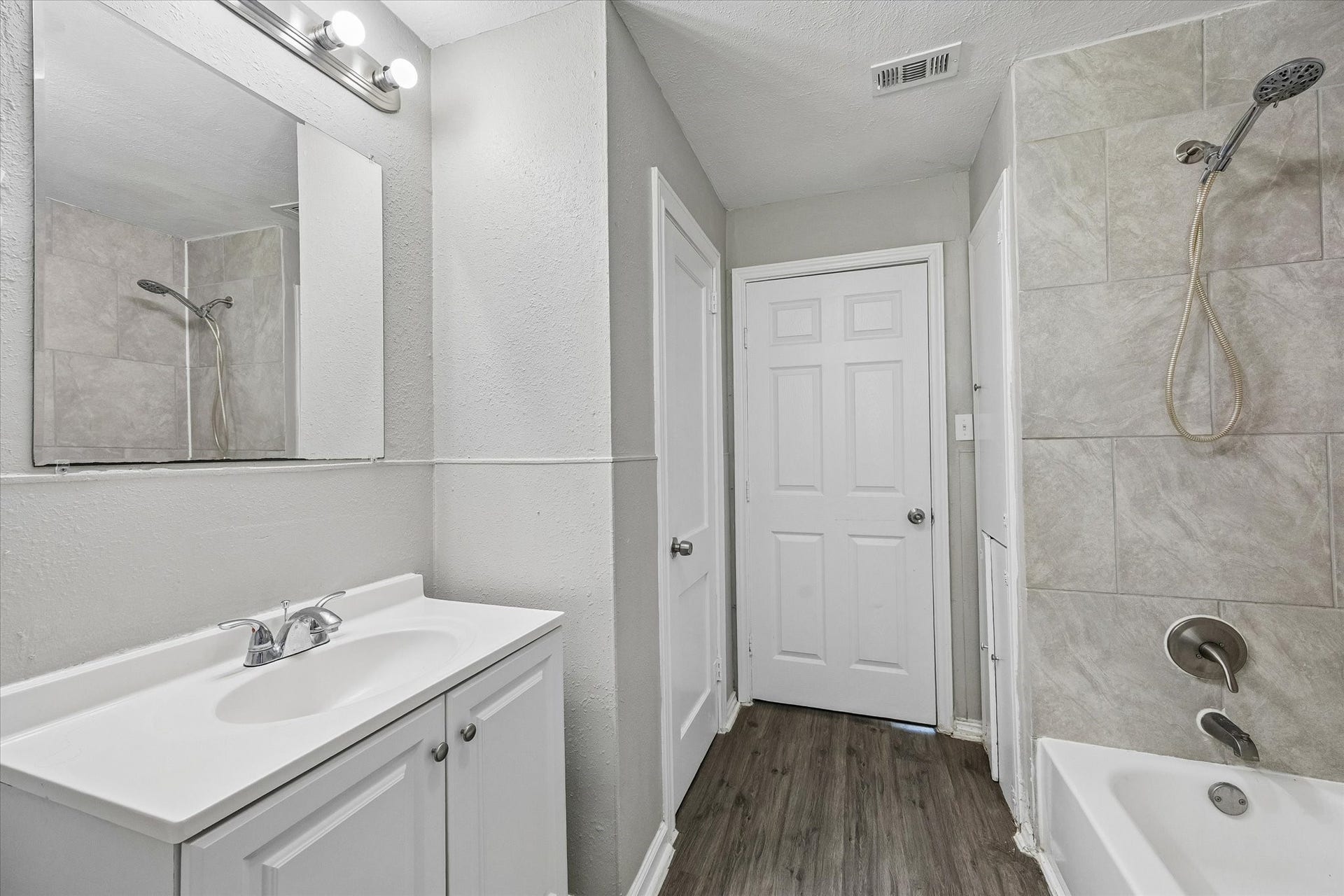 706 15th Street, Hempstead, TX 77445 706 15th Street, Hempstead, TX 77445
