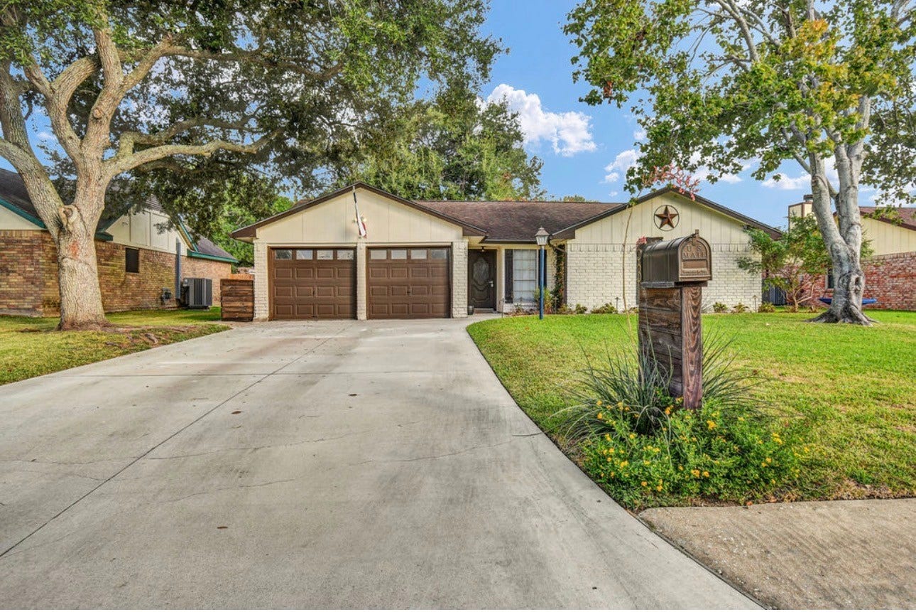 53 Blue Bell Court, Lake Jackson, TX 77566 53 Blue Bell Court, Lake Jackson, TX 77566