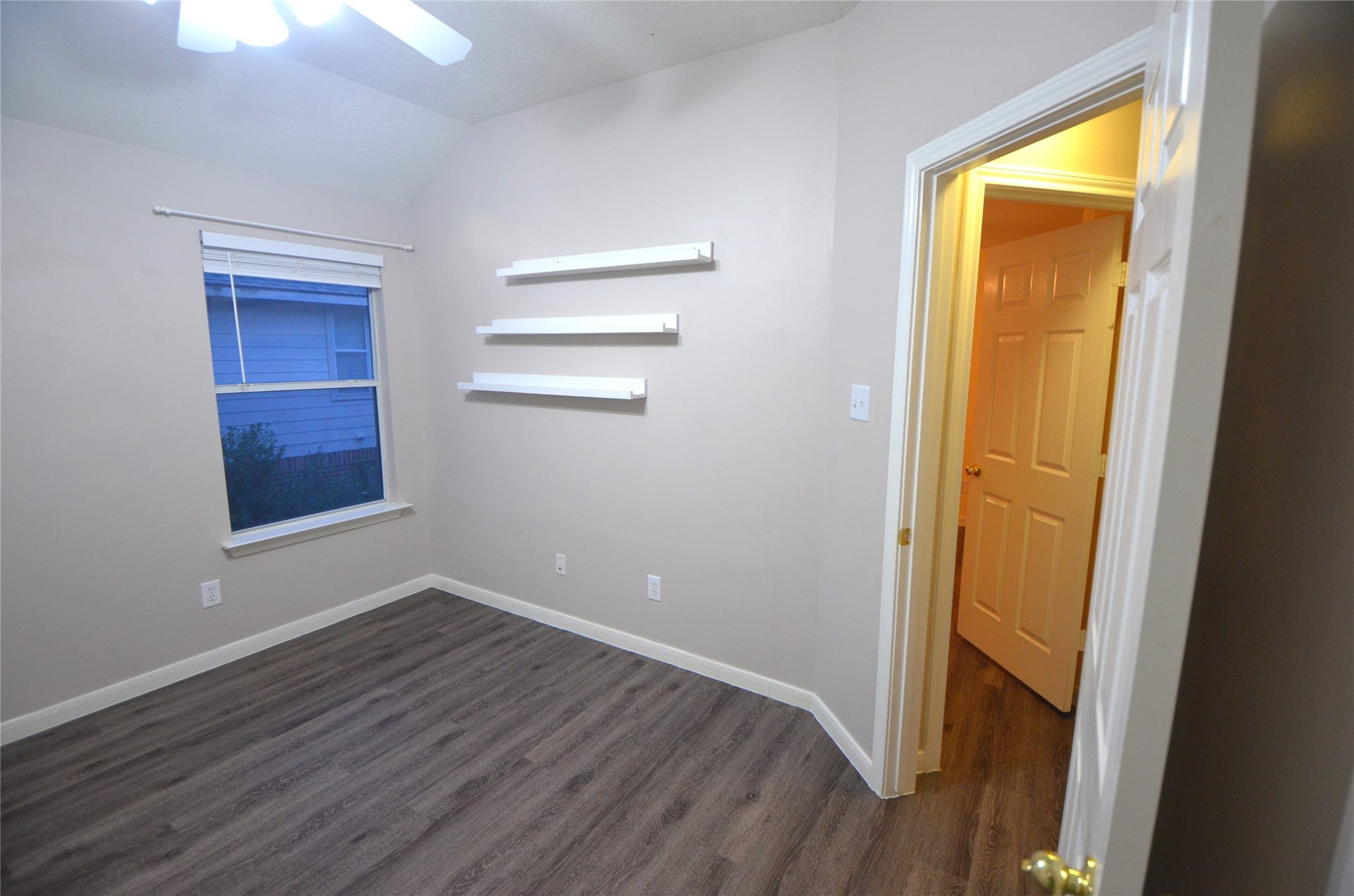 31 New Dawn Place, The Woodlands, TX 77385 31 New Dawn Place, The Woodlands, TX 77385