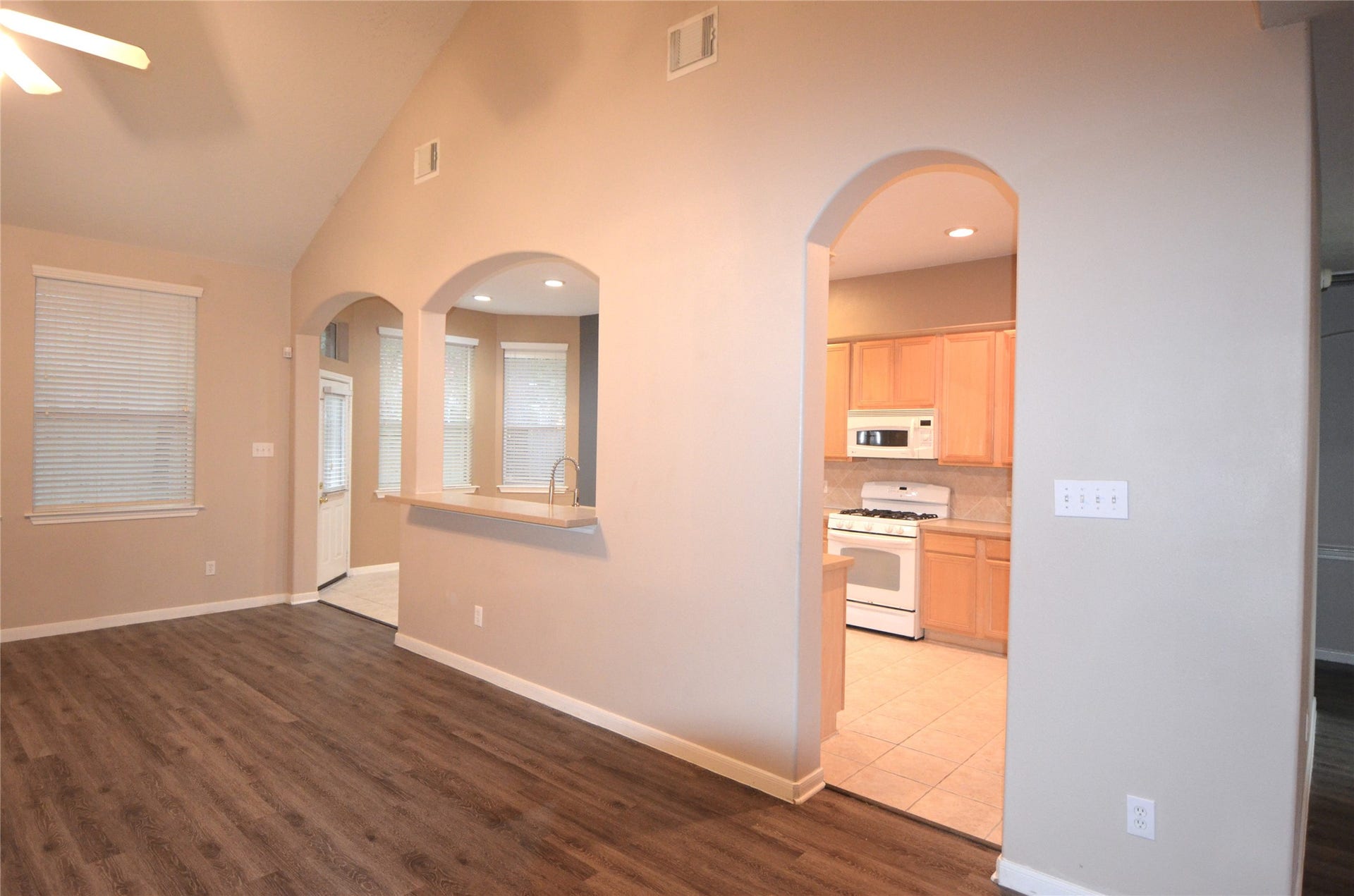 31 New Dawn Place, The Woodlands, TX 77385 31 New Dawn Place, The Woodlands, TX 77385