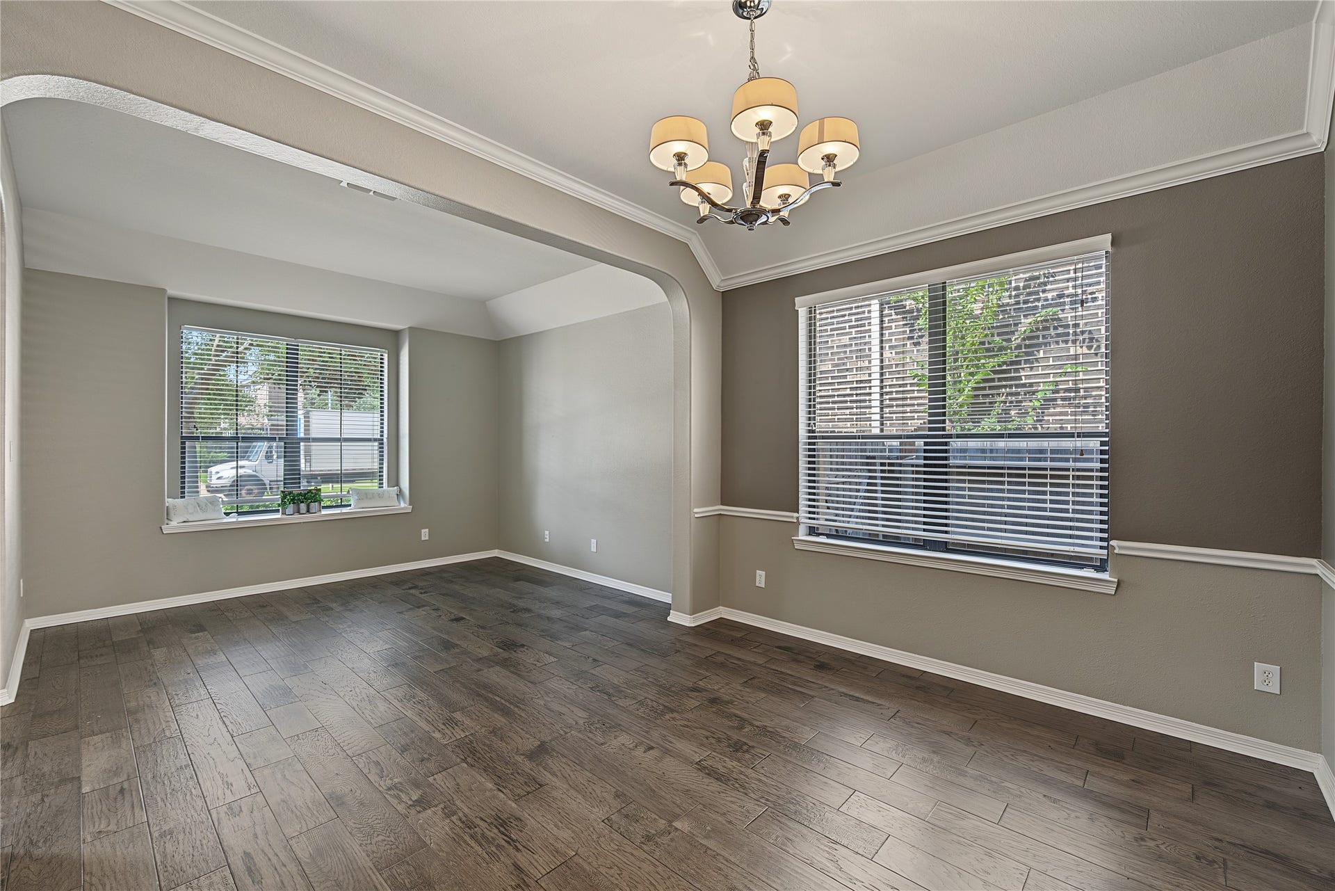 6723 Sotoria Lane, Sugar Land, TX 77479 a great view: formal dinning and formal living