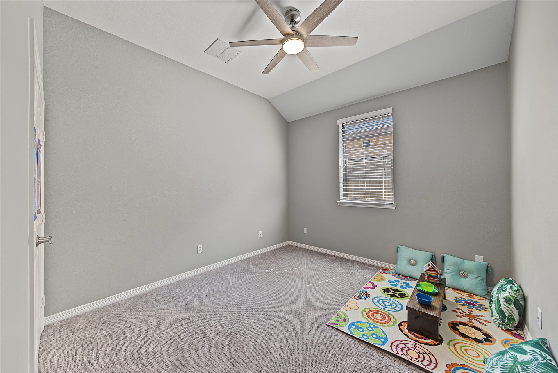 6723 Sotoria Lane, Sugar Land, TX 77479 Guest bedroom, 3rd bedroom