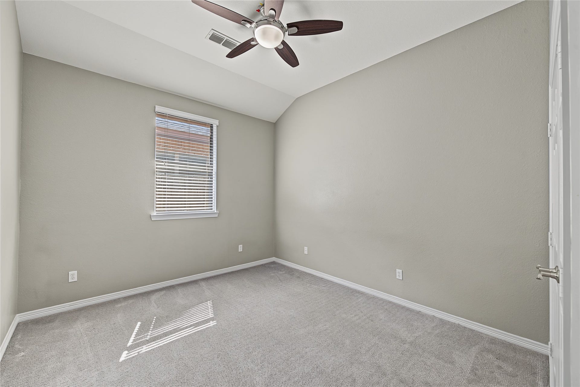 6723 Sotoria Lane, Sugar Land, TX 77479 Guest bedroom, 4rd bedroom