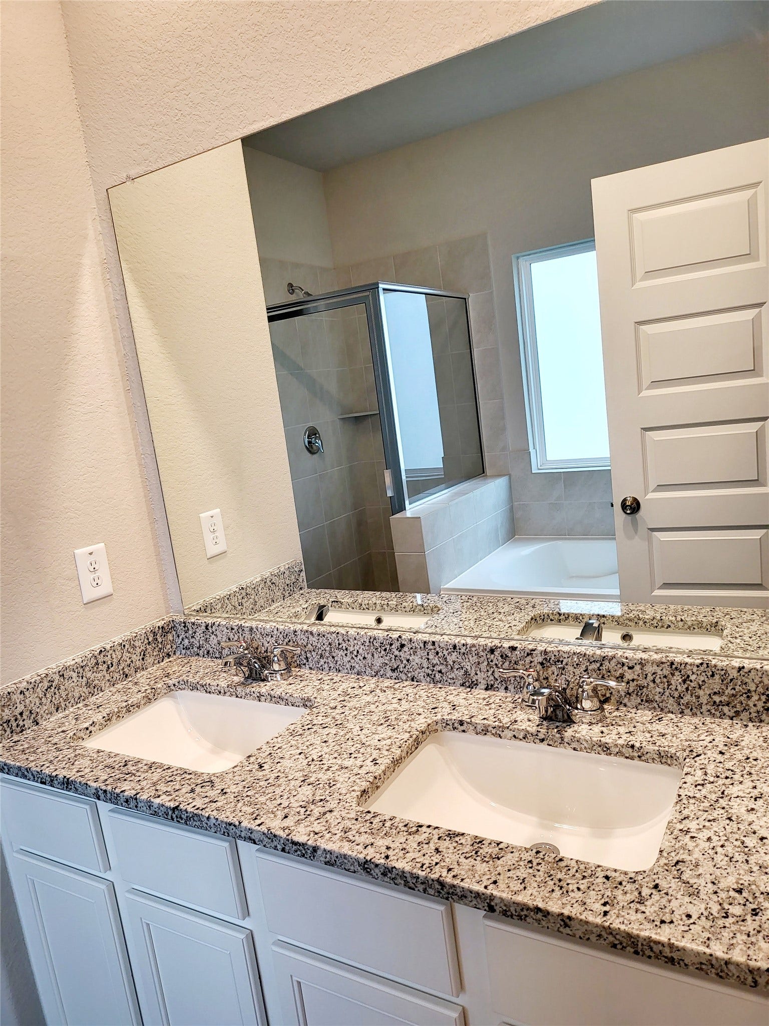 Double vanity in primary bath