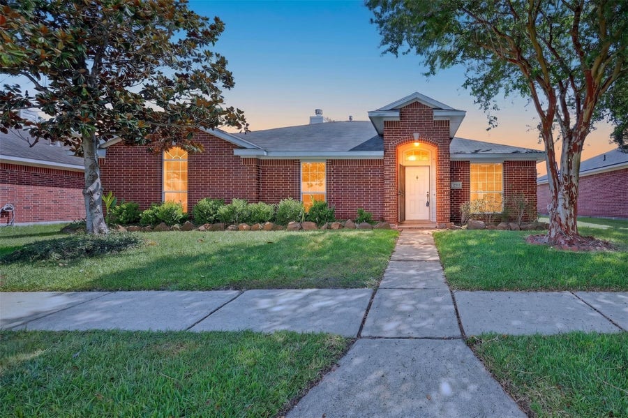 Property photo for 15307 Flemington Avenue, Houston, TX