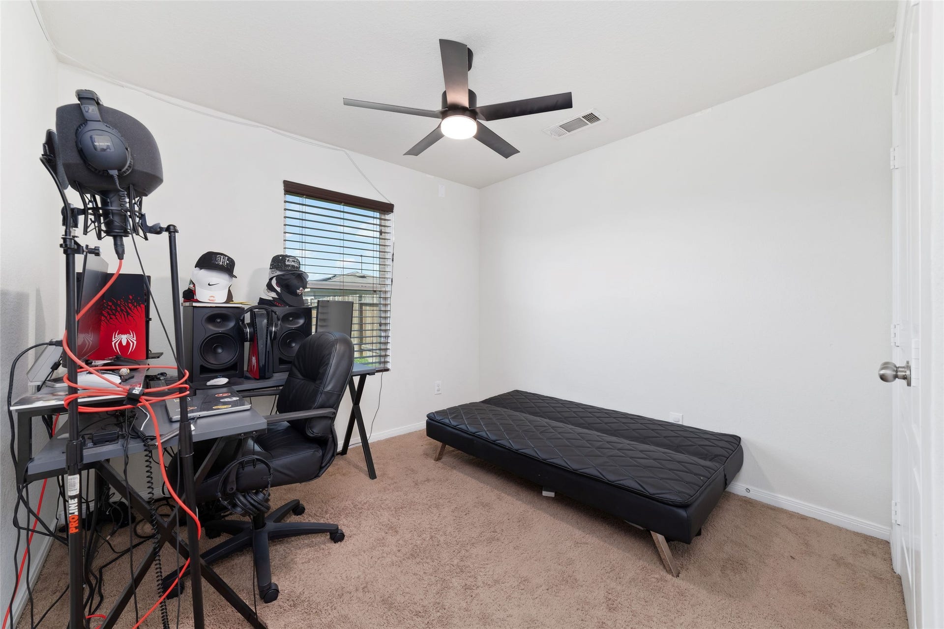6803 Cortenridge Lane, Houston, TX 77048 6803 Cortenridge Lane, Houston, TX 77048