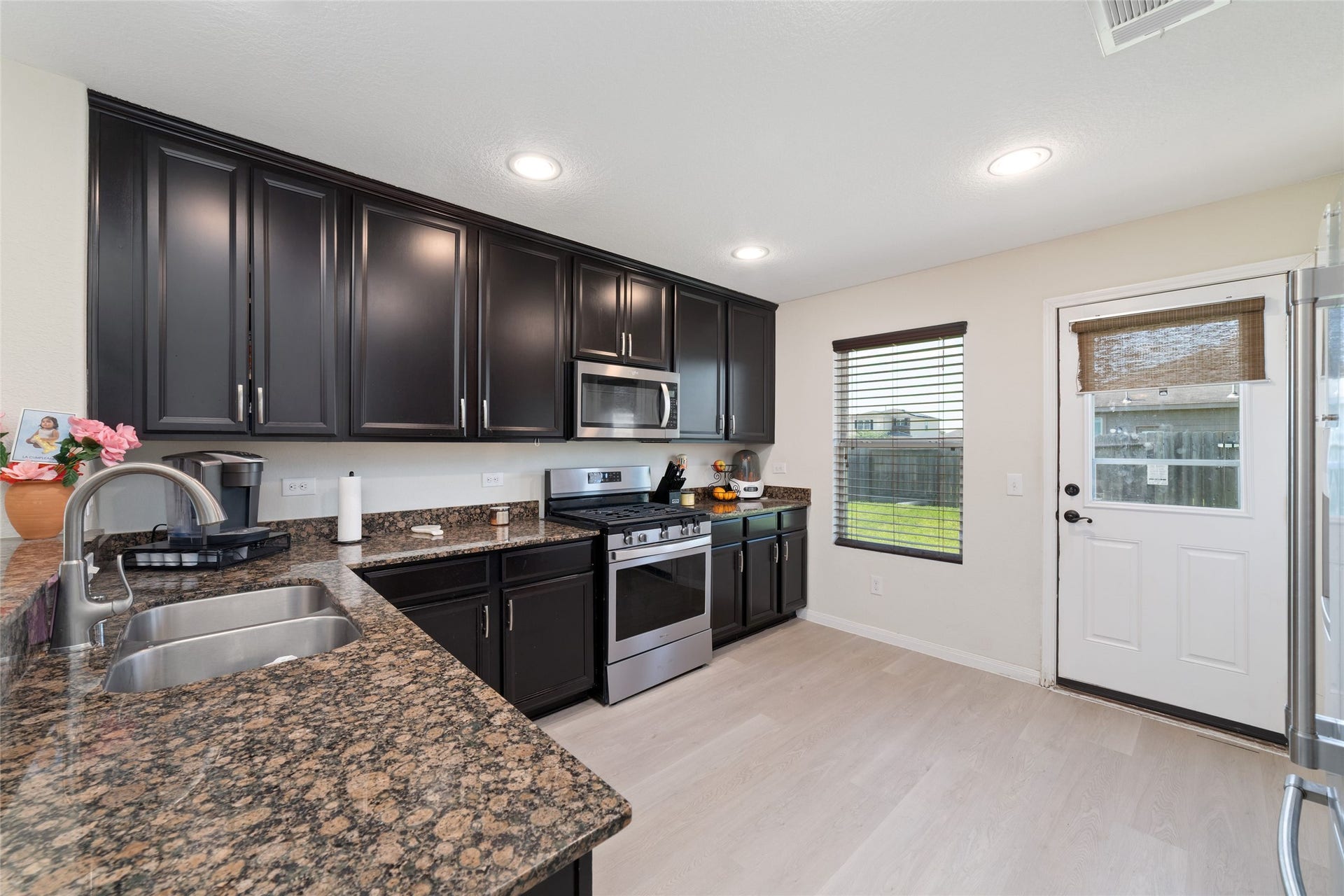6803 Cortenridge Lane, Houston, TX 77048 6803 Cortenridge Lane, Houston, TX 77048