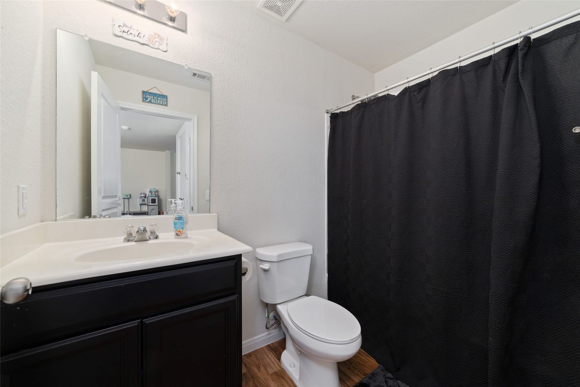 6803 Cortenridge Lane, Houston, TX 77048 6803 Cortenridge Lane, Houston, TX 77048