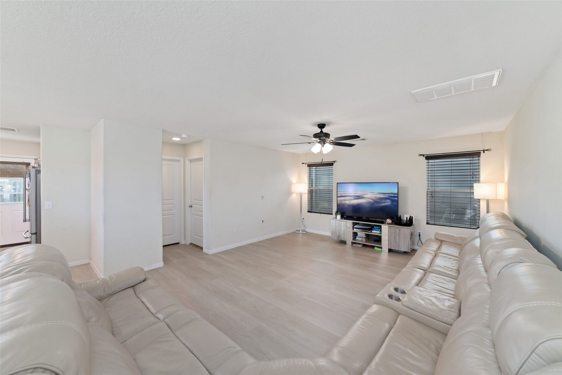 6803 Cortenridge Lane, Houston, TX 77048 6803 Cortenridge Lane, Houston, TX 77048