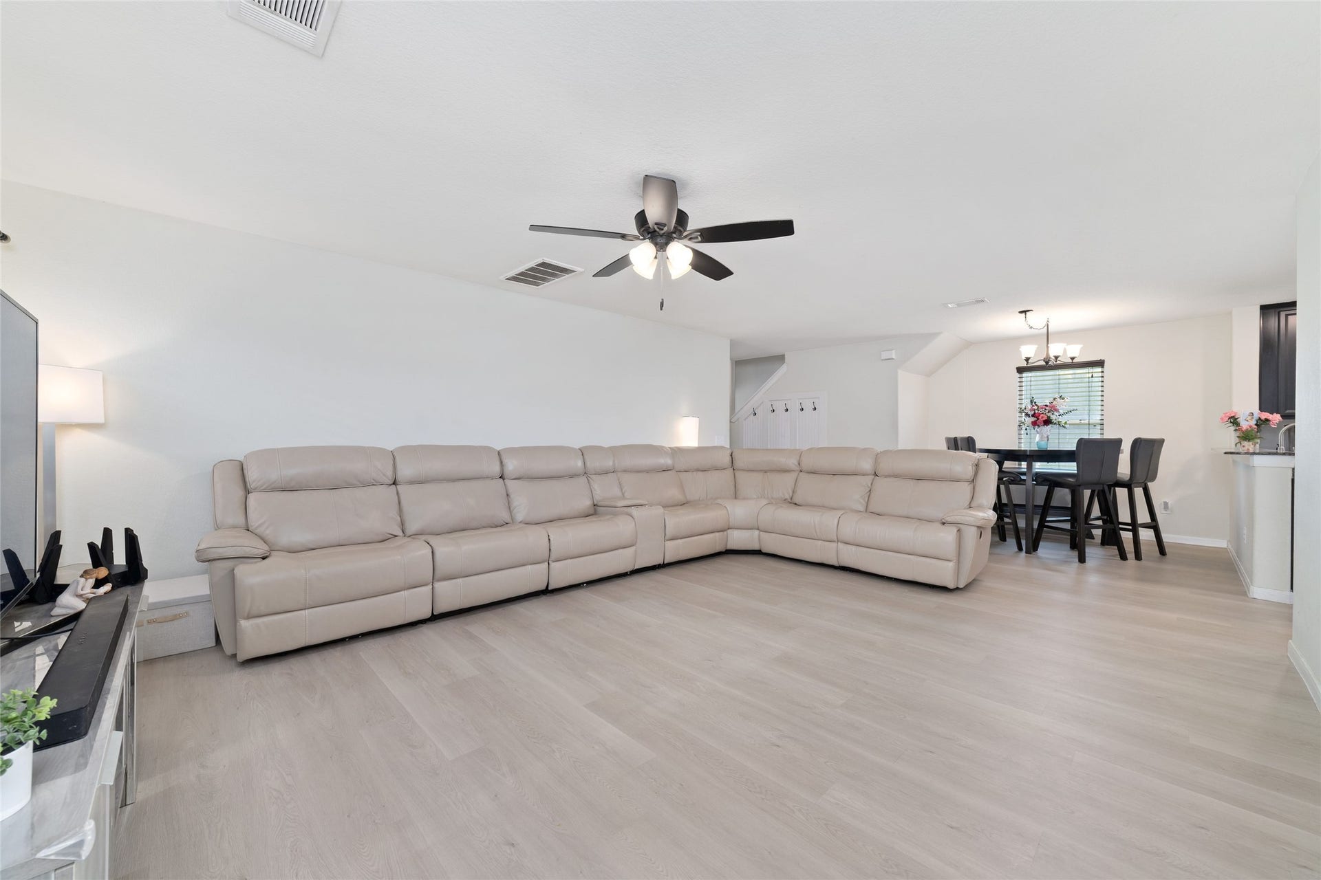 6803 Cortenridge Lane, Houston, TX 77048 6803 Cortenridge Lane, Houston, TX 77048