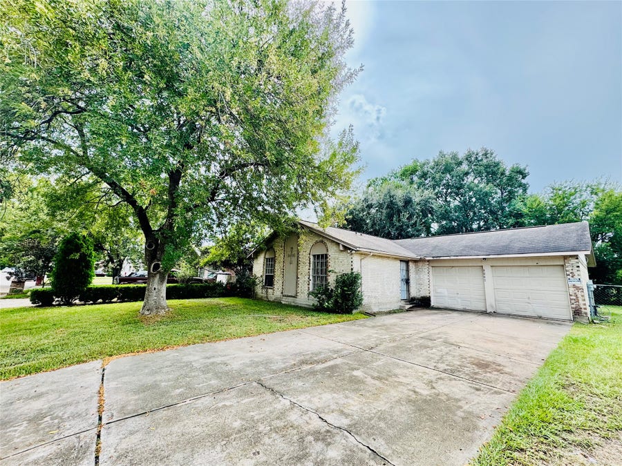 Property photo for 2523 Woodbough Drive, Houston, TX