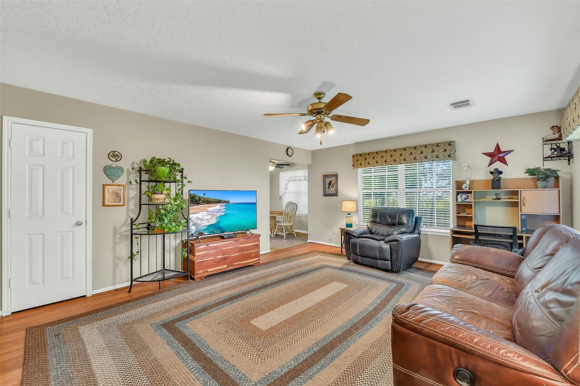 16523 County Road 191, Alvin, TX 77511 16523 County Road 191, Alvin, TX 77511