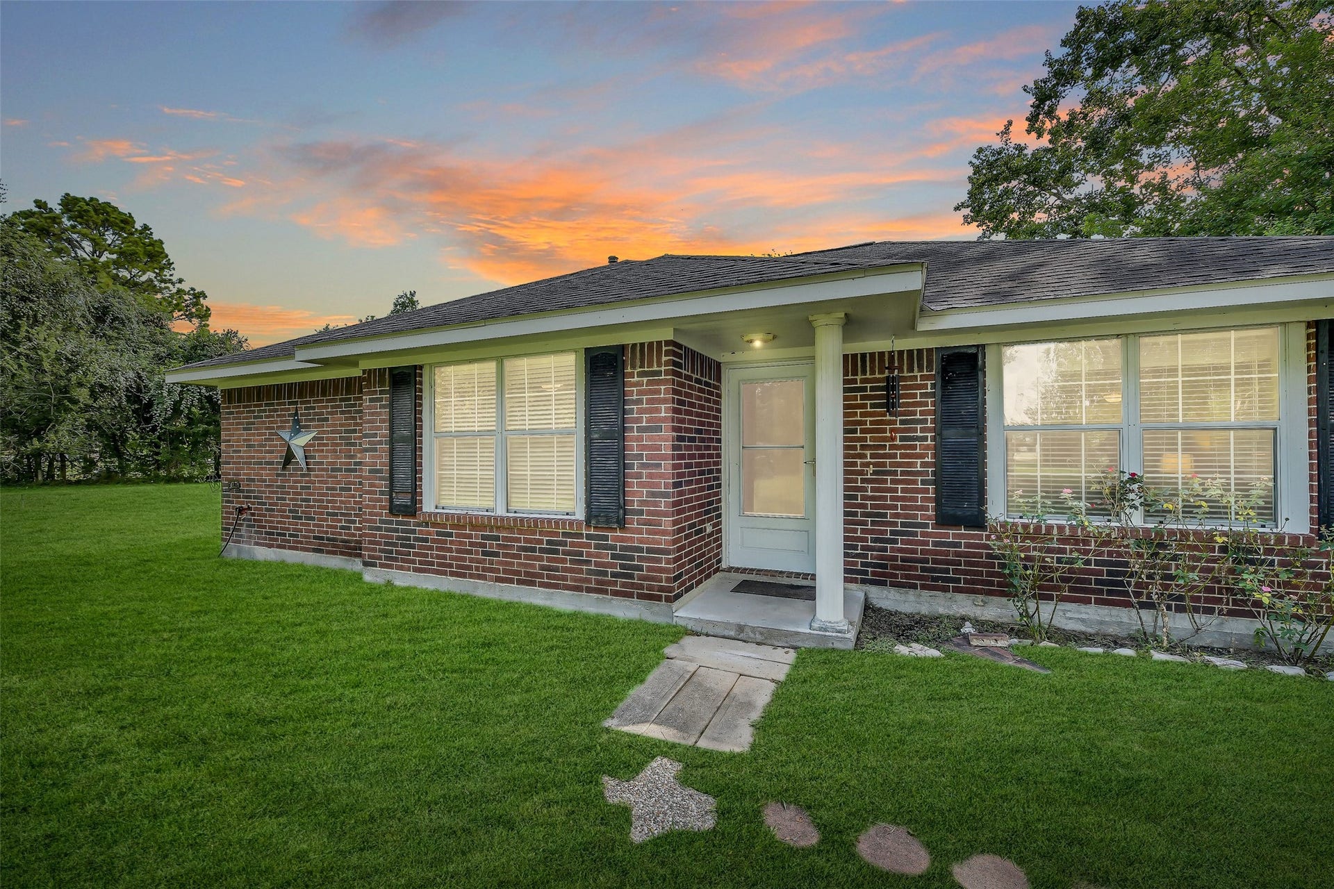 16523 County Road 191, Alvin, TX 77511 Tilson designed and Built home.