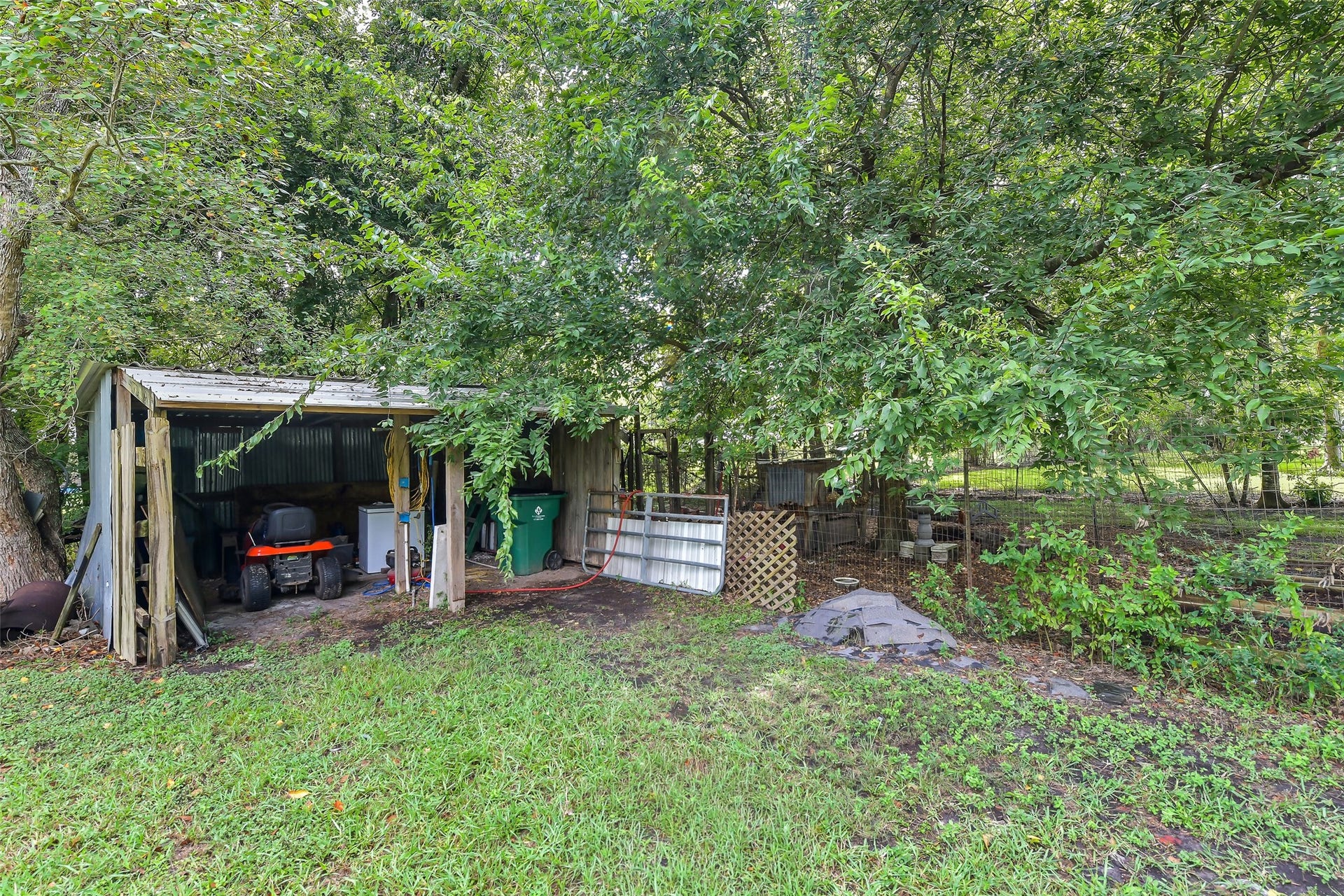 16523 County Road 191, Alvin, TX 77511 Electricity and Water at the Barn plus mower stays with the property.