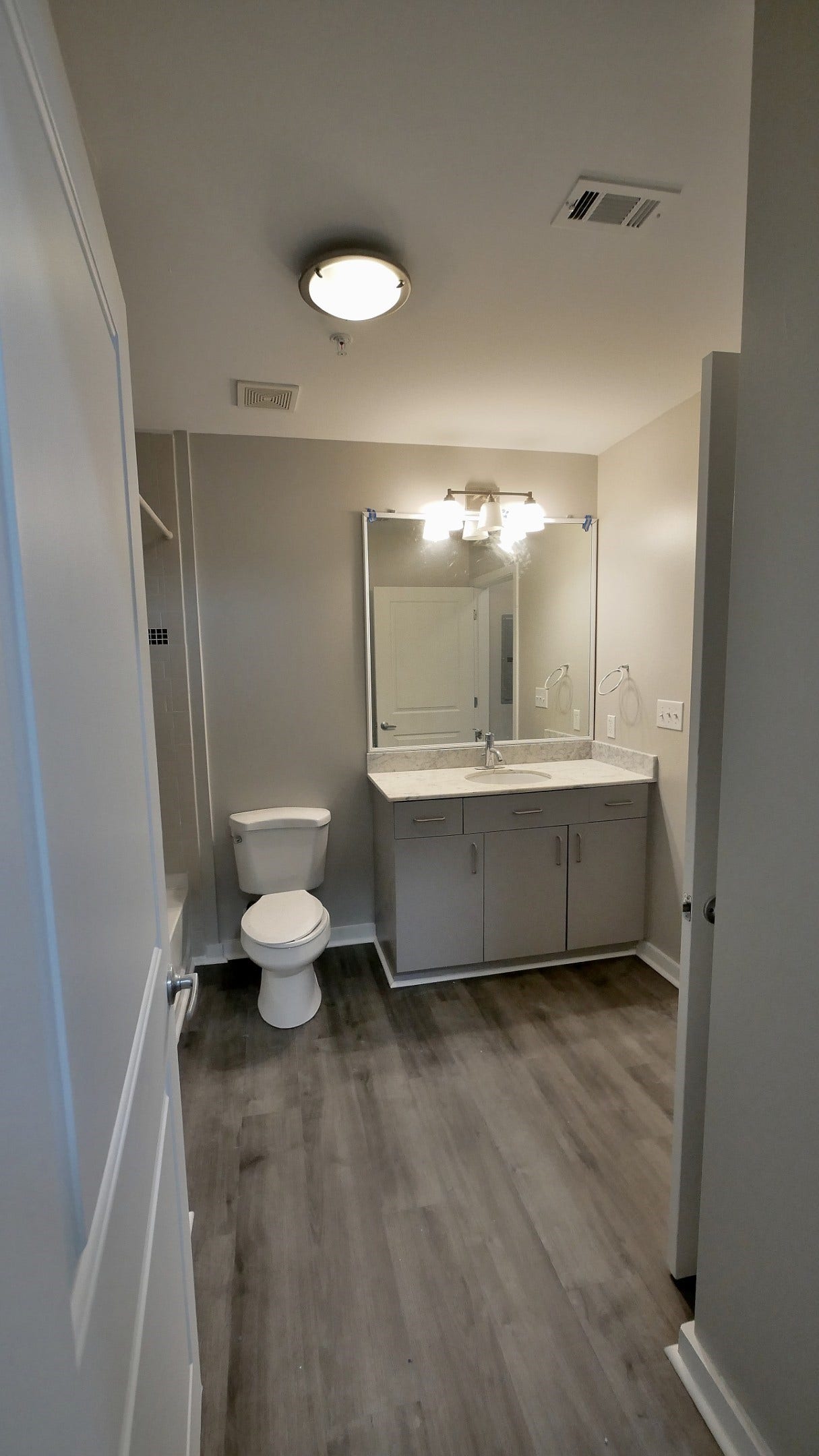 5925 ALMEDA RD, #12113, Houston, TX 77004 Another view of the bathroom
