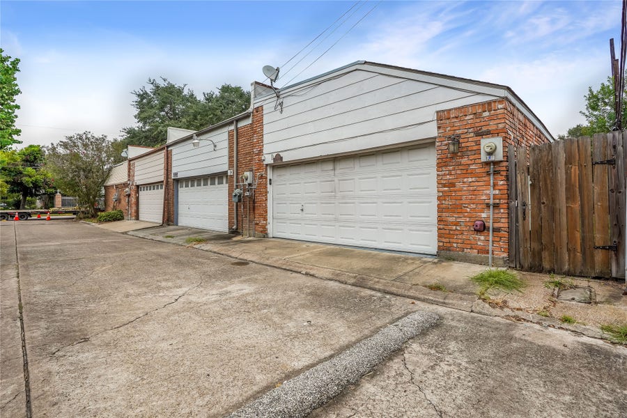 Property photo for 7500 West Loop S, #D, Bellaire, TX