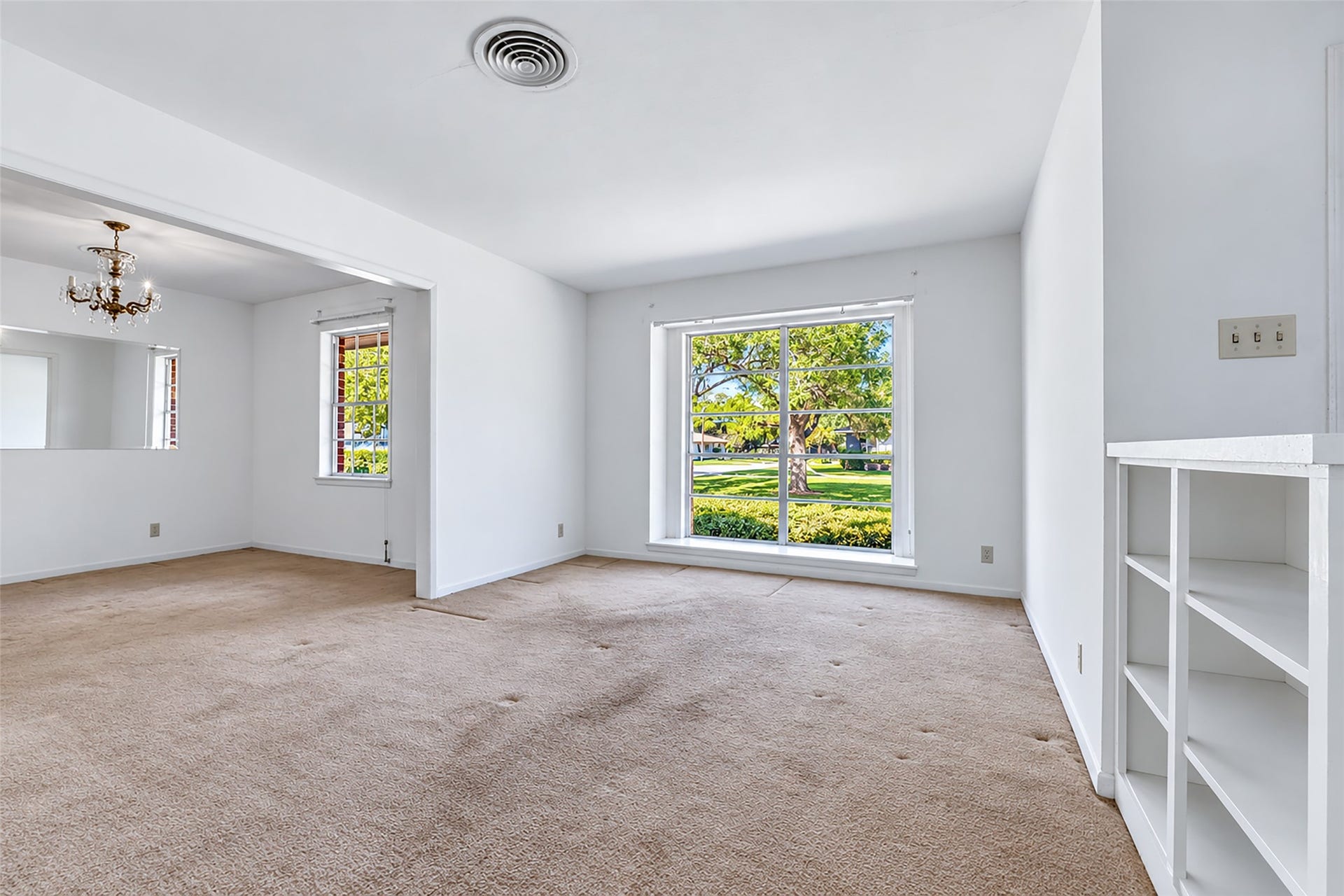 4633 Hummingbird Street, Houston, TX 77035 4633 Hummingbird Street, Houston, TX 77035