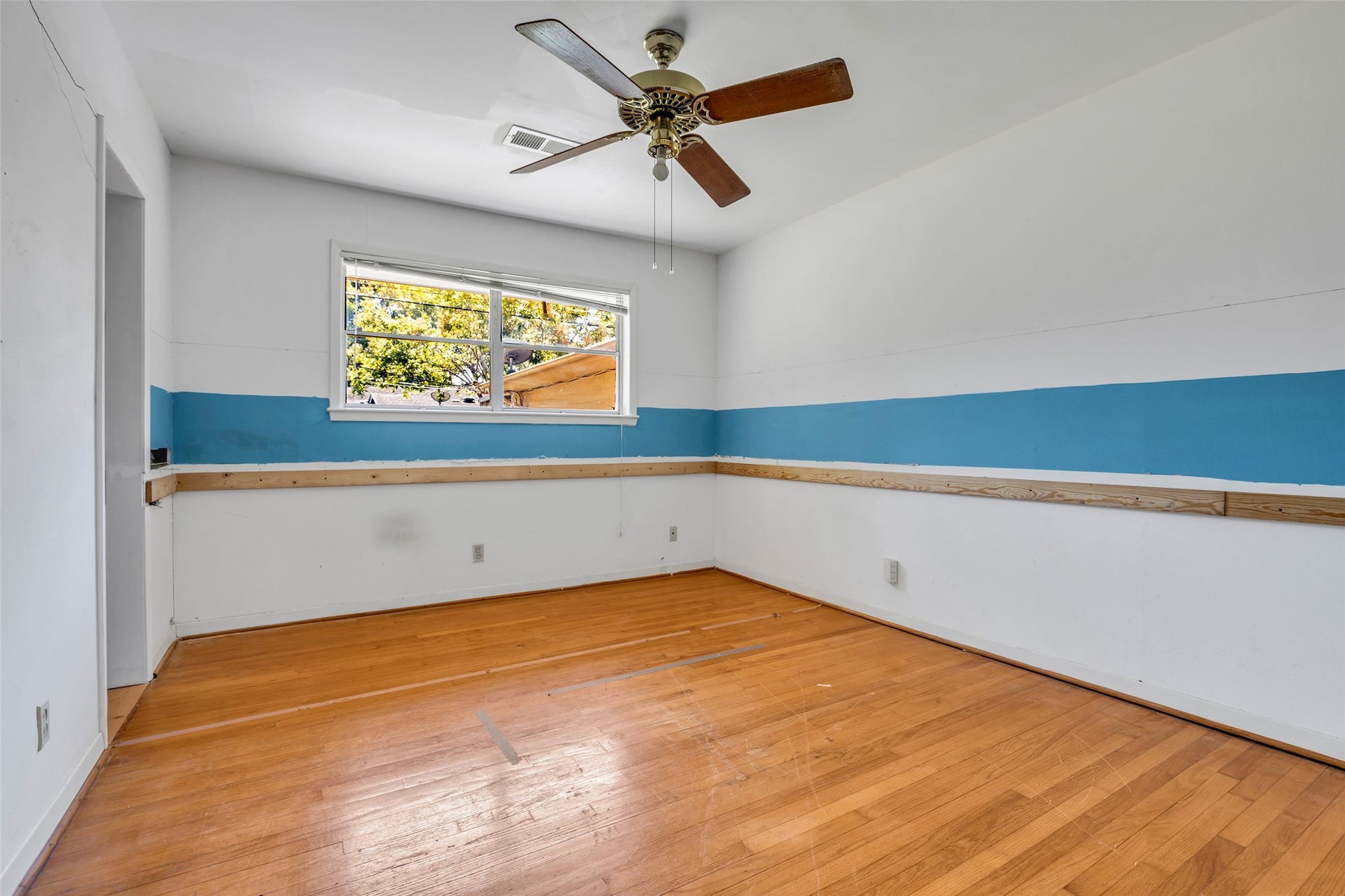 4633 Hummingbird Street, Houston, TX 77035 4633 Hummingbird Street, Houston, TX 77035