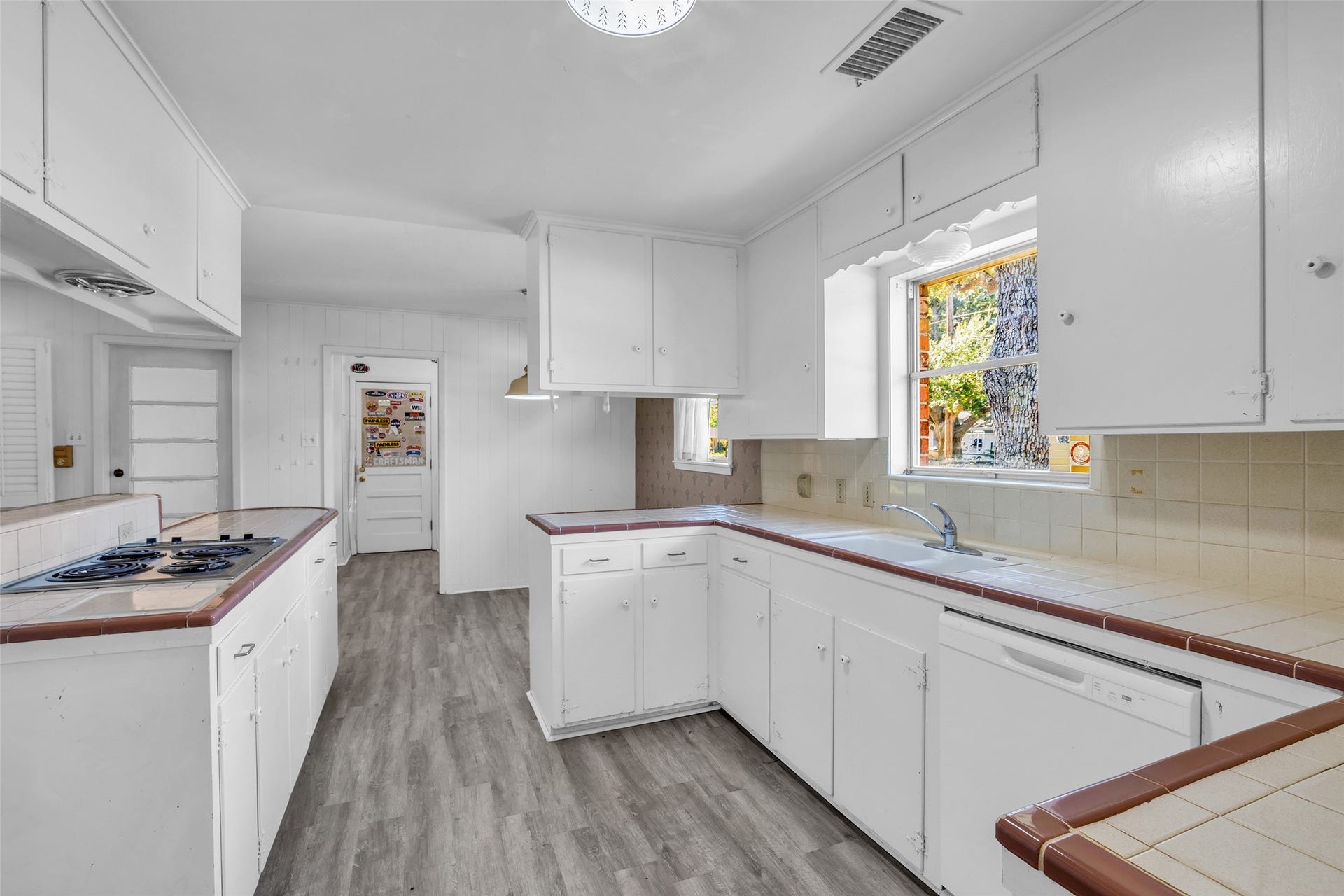 4633 Hummingbird Street, Houston, TX 77035 4633 Hummingbird Street, Houston, TX 77035