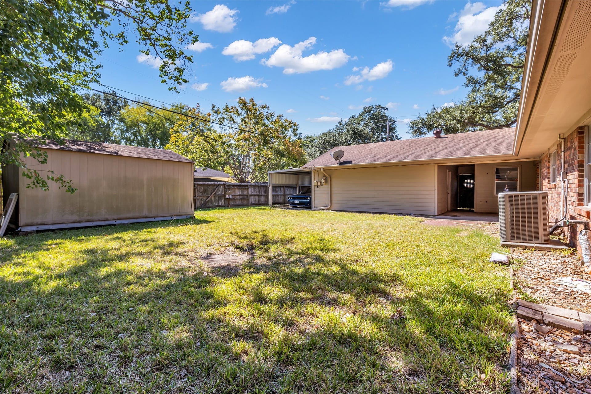 4633 Hummingbird Street, Houston, TX 77035 4633 Hummingbird Street, Houston, TX 77035