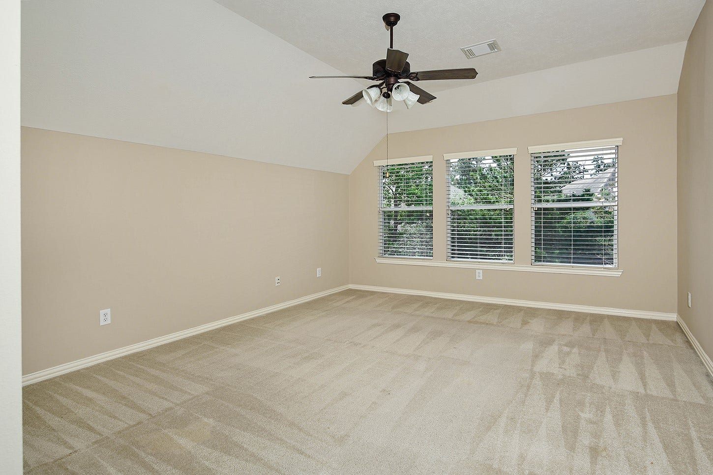 35 GRANITE PATH, The Woodlands, TX 77389 35 GRANITE PATH, The Woodlands, TX 77389