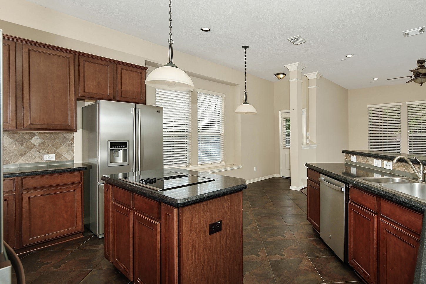 35 GRANITE PATH, The Woodlands, TX 77389 35 GRANITE PATH, The Woodlands, TX 77389
