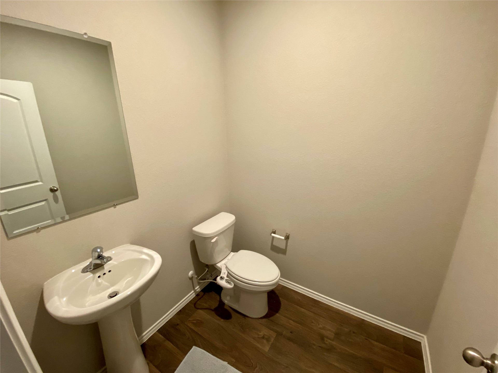 13832 Rock Island Trail, Conroe, TX 77384 Half Bath