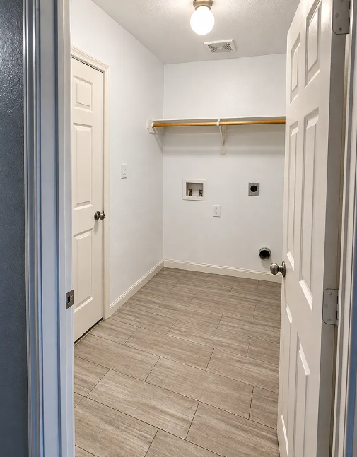 6902 Iris Court, Baytown, TX 77521 Photos