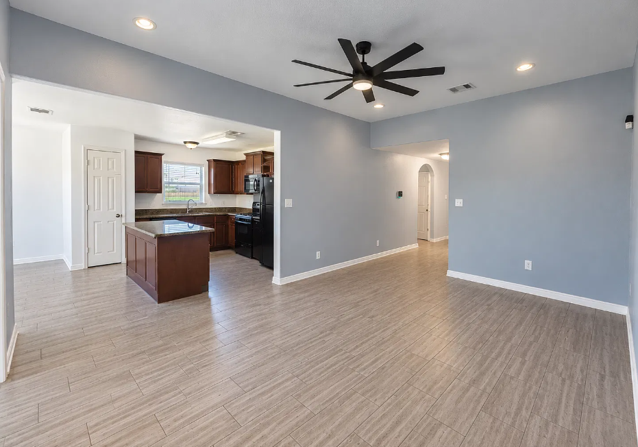 6902 Iris Court, Baytown, TX 77521 Photos