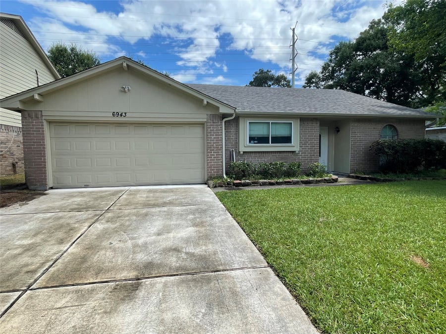 Property photo for 6943 Foxhurst Lane, Humble, TX