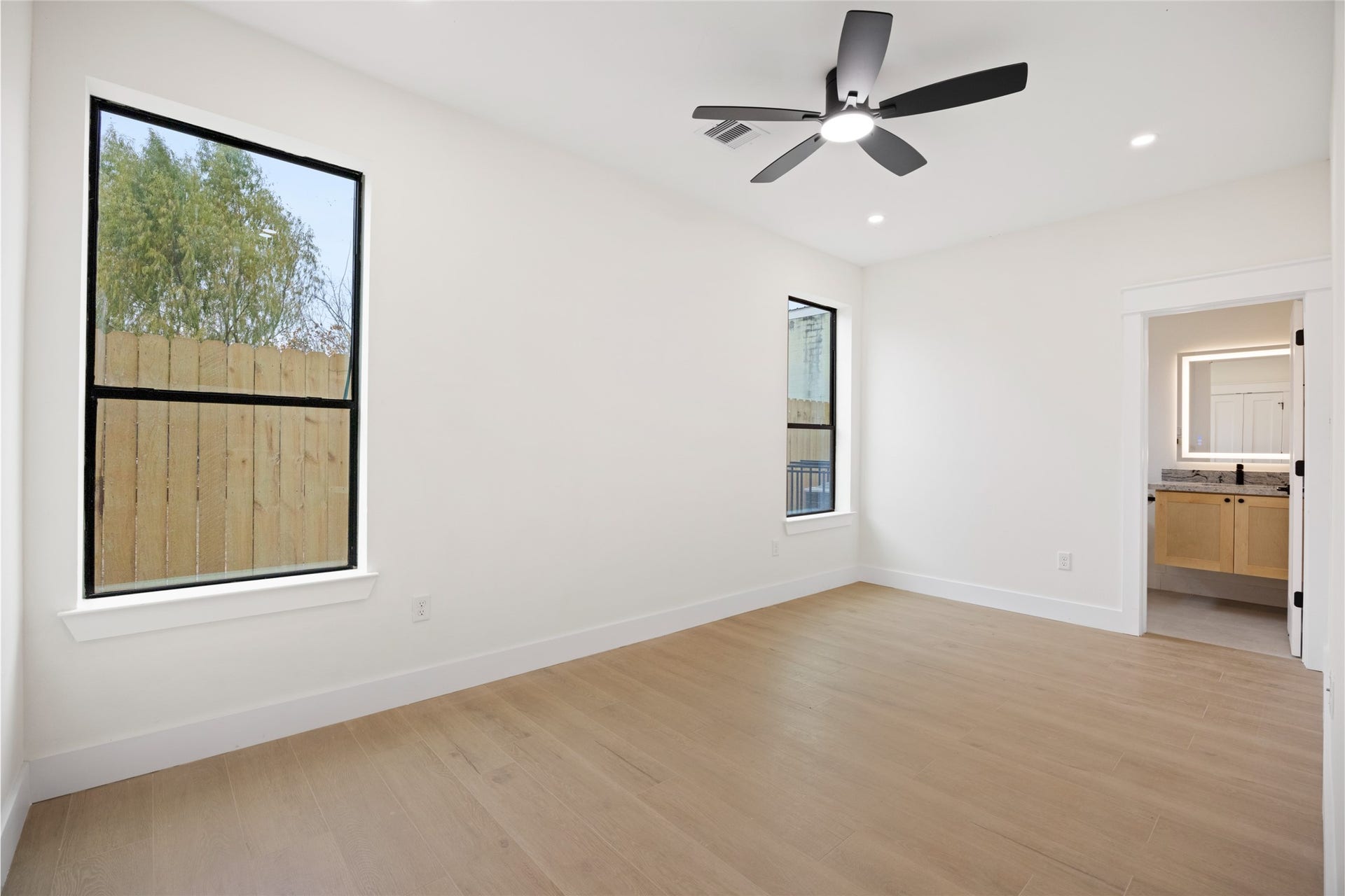 6328 Sidney Street, Houston, TX 77021 Bedroom 1st floor/ In-law suite