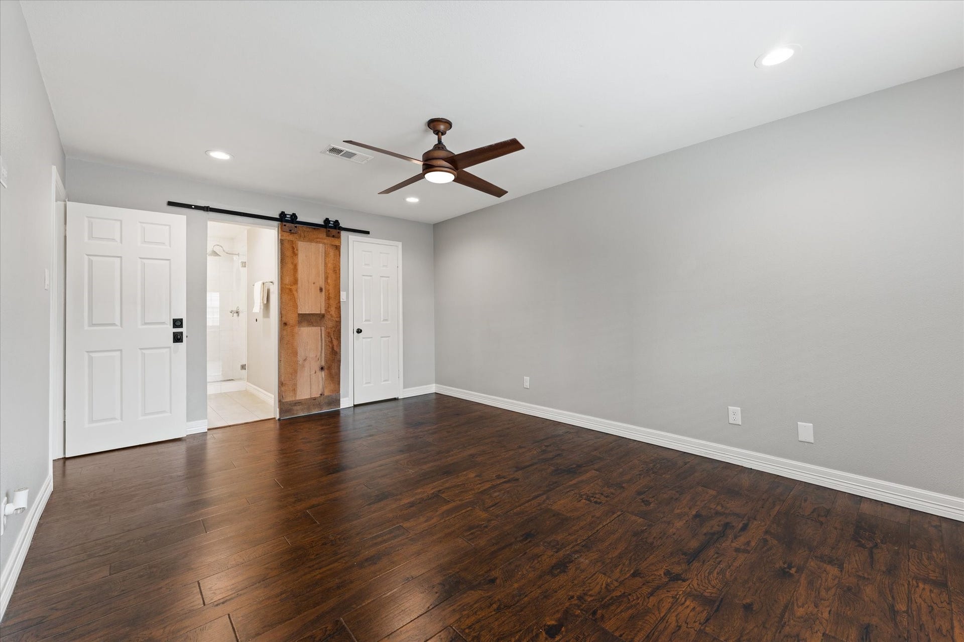 16963 Chapel Pines Drive, #57, Spring, TX 77379 Barn door to primary bath
