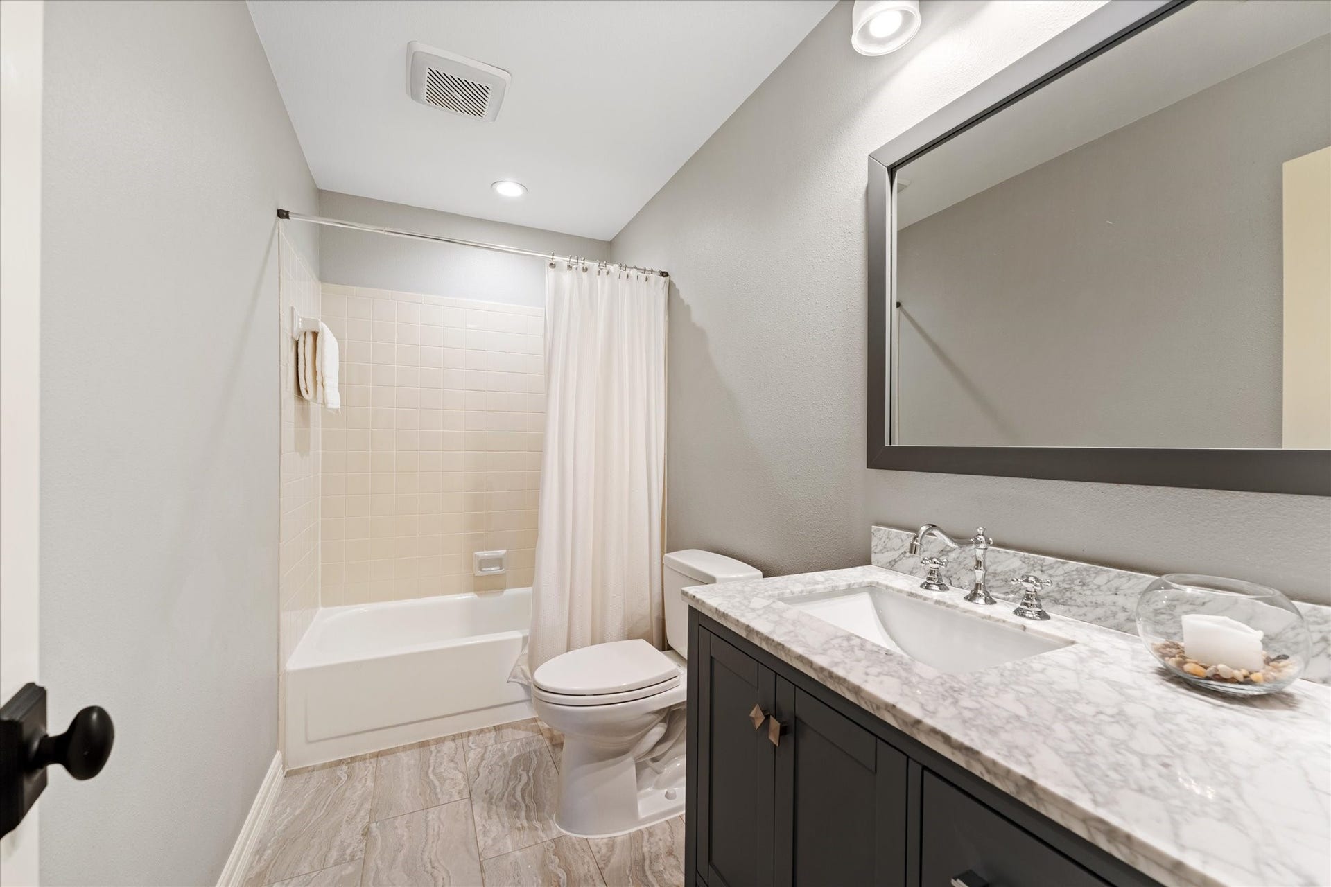 16963 Chapel Pines Drive, #57, Spring, TX 77379 Full secondary bathroom
