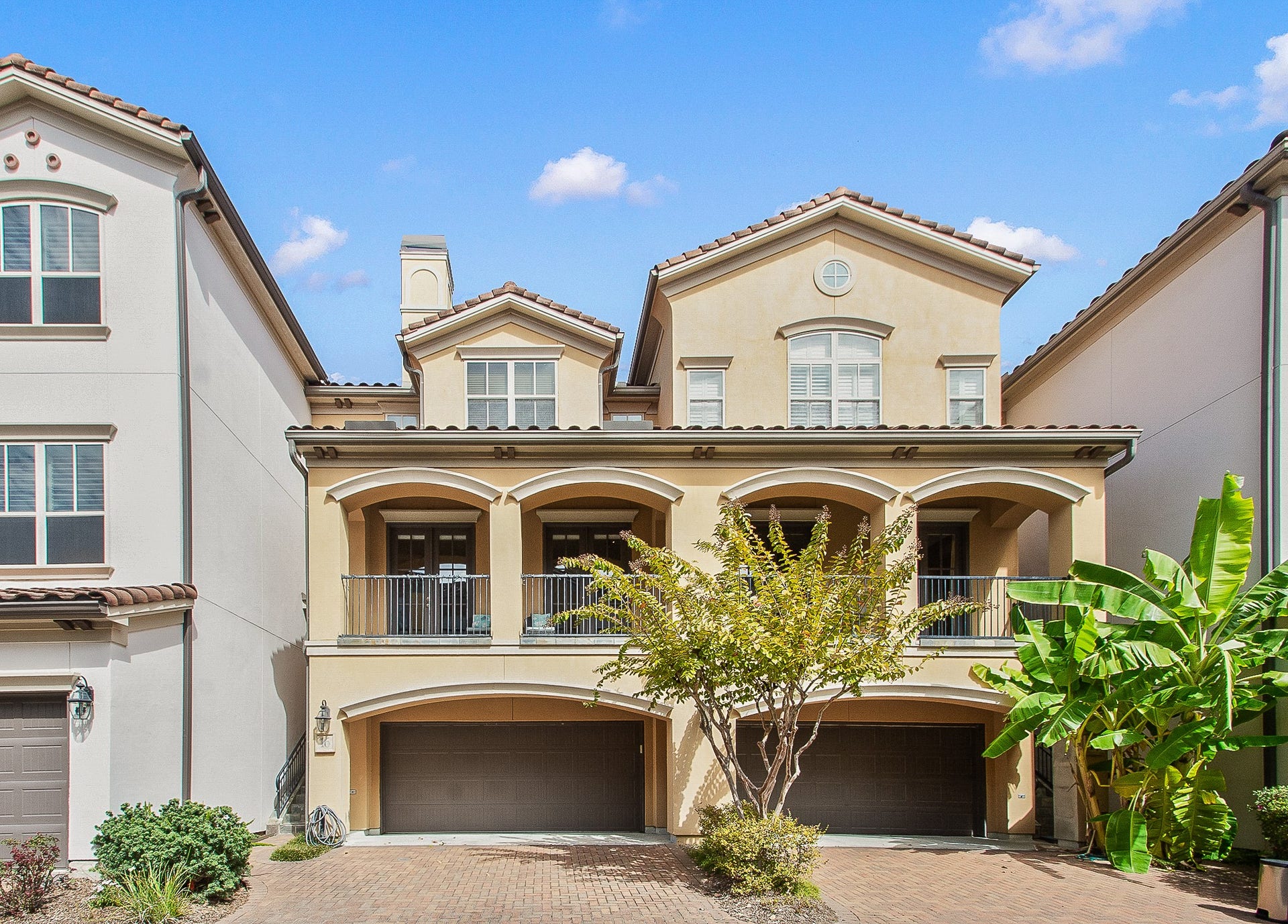 16 Laurelwood Drive, Pasadena, TX 77058 Beautiful, Custom-Built Villa