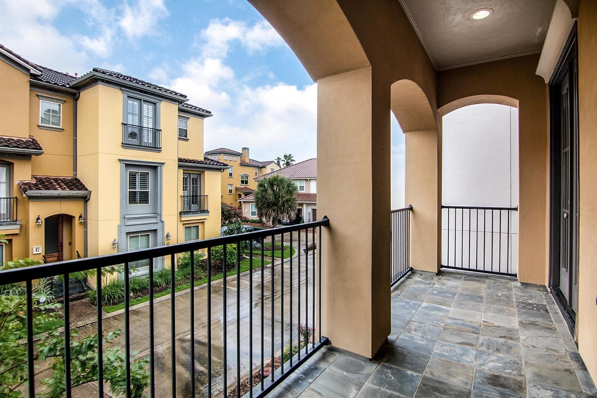 16 Laurelwood Drive, Pasadena, TX 77058 Picturesque view just outside the two sets of double doors